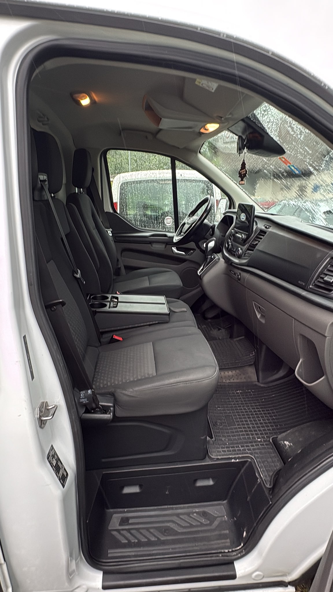 FORD Transit Custom Van 280 L1H1 Trend A-image-5