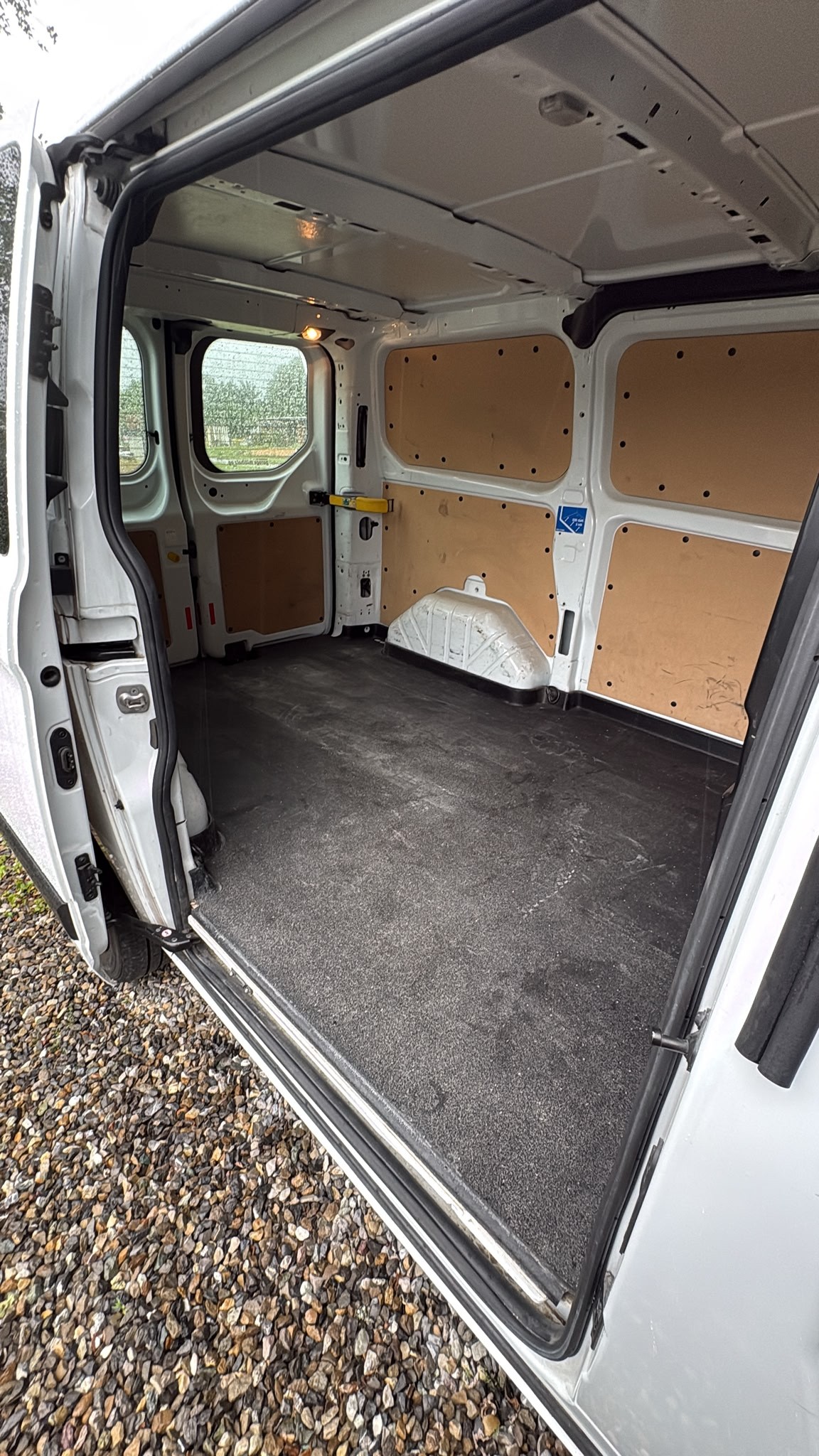FORD Transit Custom Van 280 L1H1 Trend A-image-6