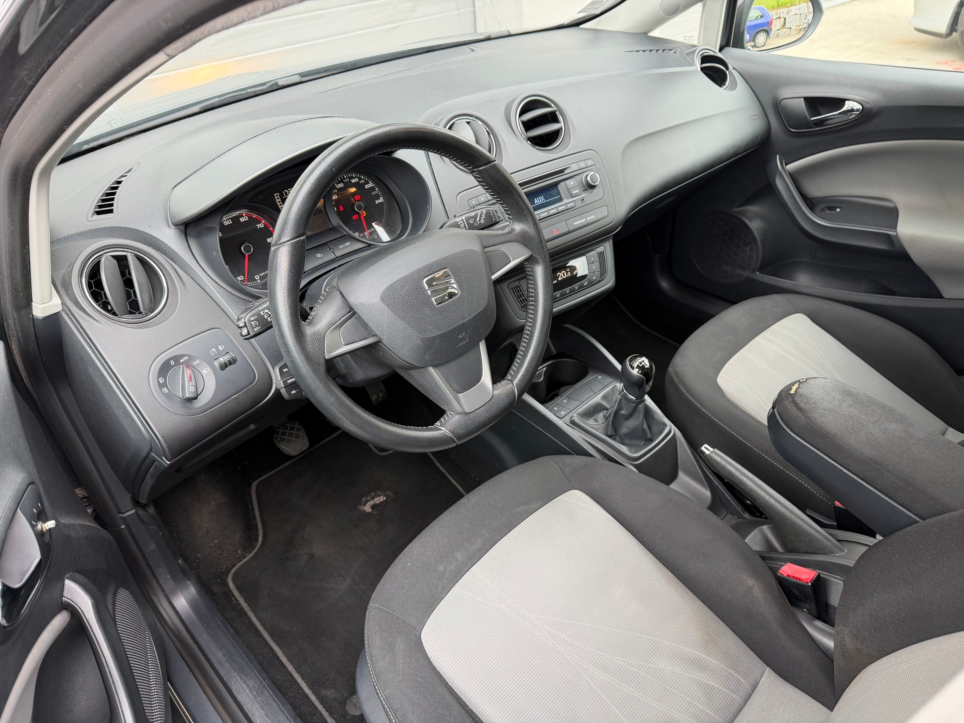 SEAT Ibiza 1.2 TSI Style-image-8