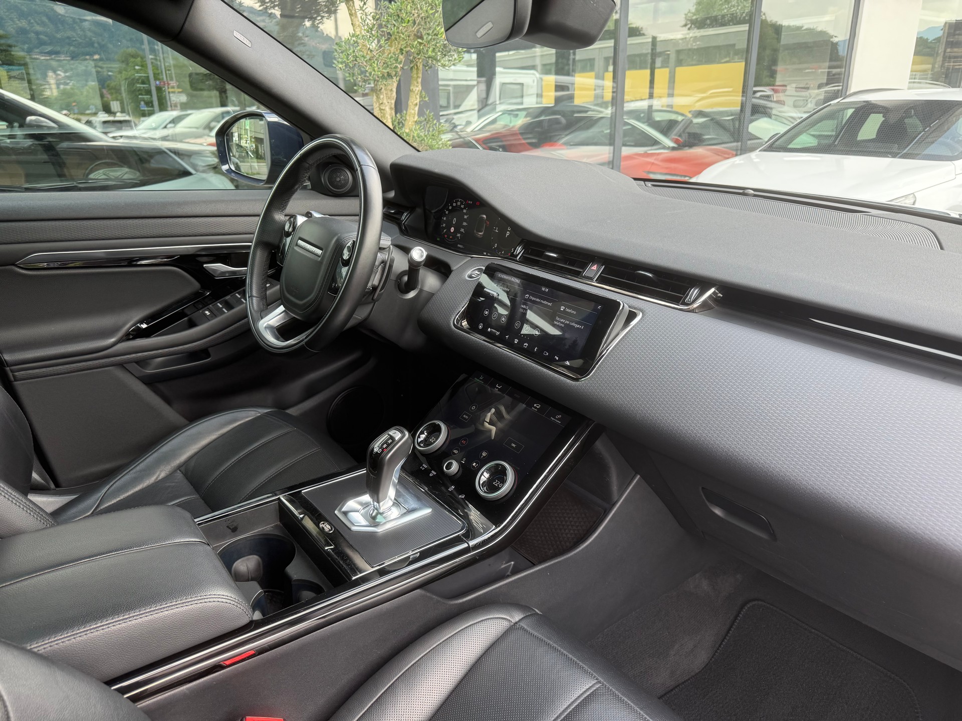 LAND ROVER Range Rover Evoque R-Dynamic D 180 AT9-image-12