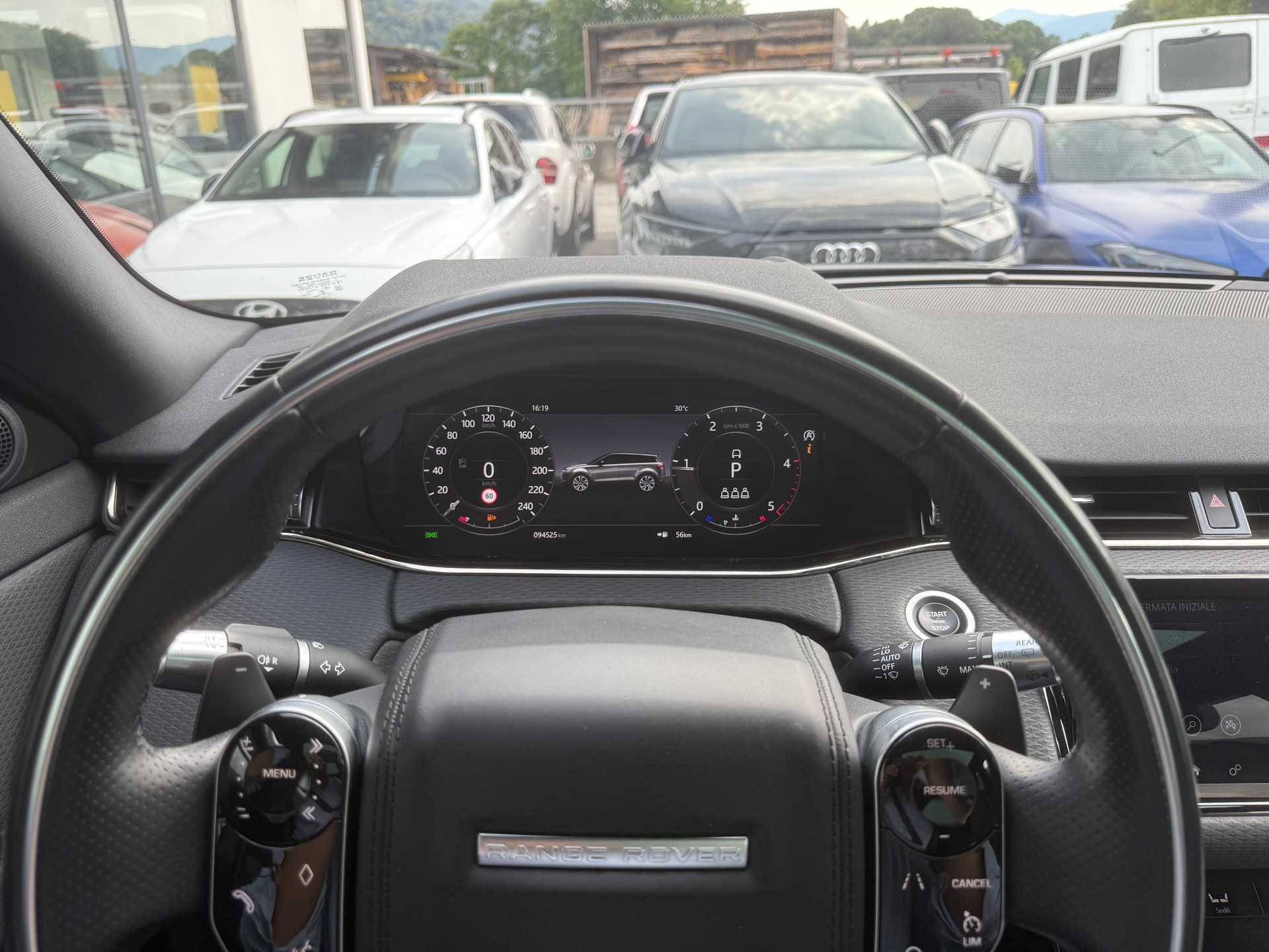 LAND ROVER Range Rover Evoque R-Dynamic D 180 AT9-image-14