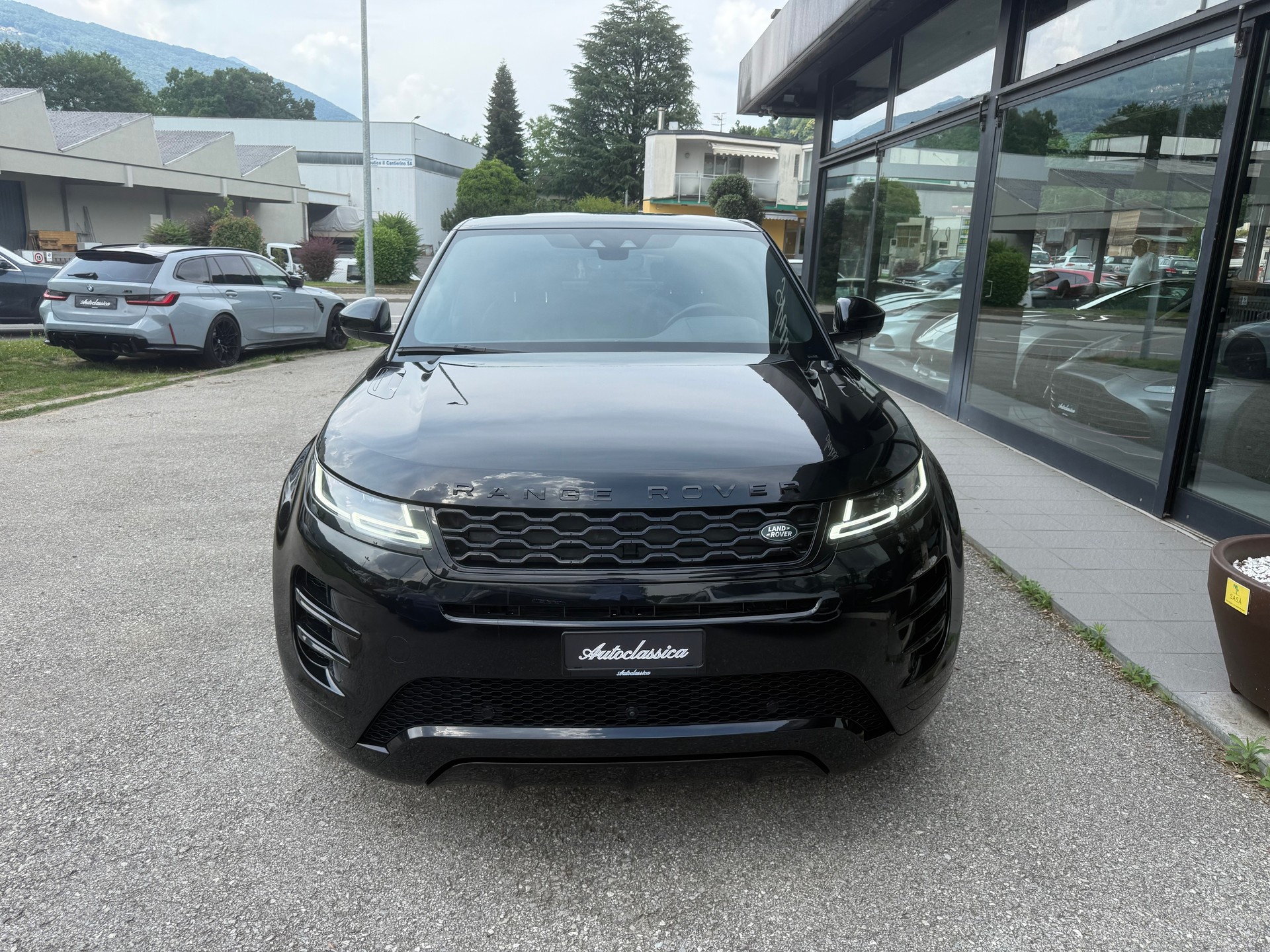LAND ROVER Range Rover Evoque R-Dynamic D 180 AT9-image-1