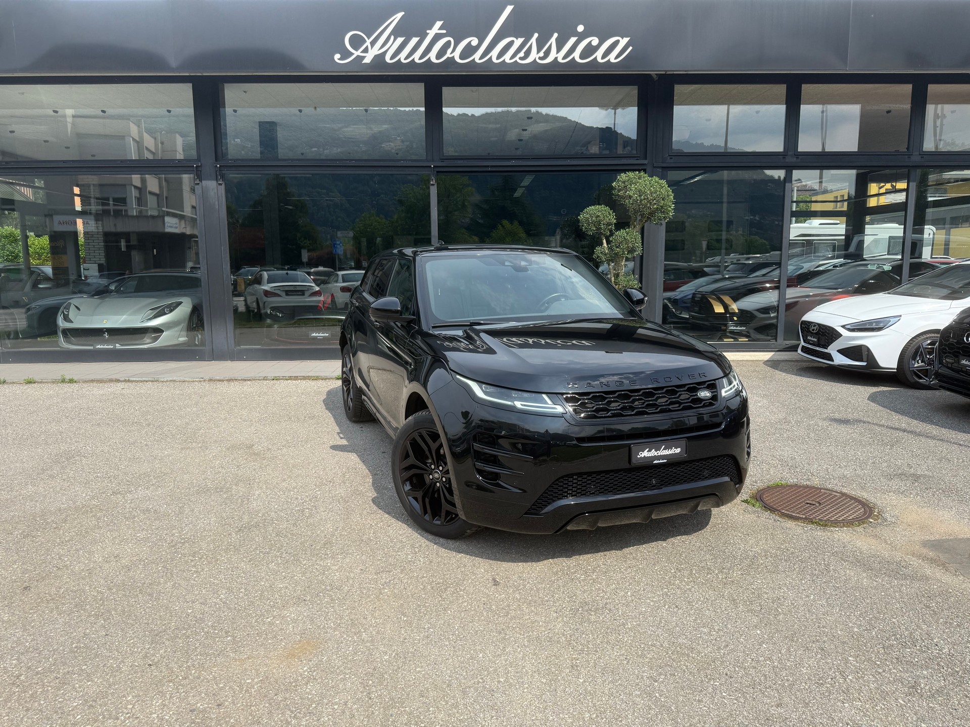 LAND ROVER Range Rover Evoque R-Dynamic D 180 AT9-image-0