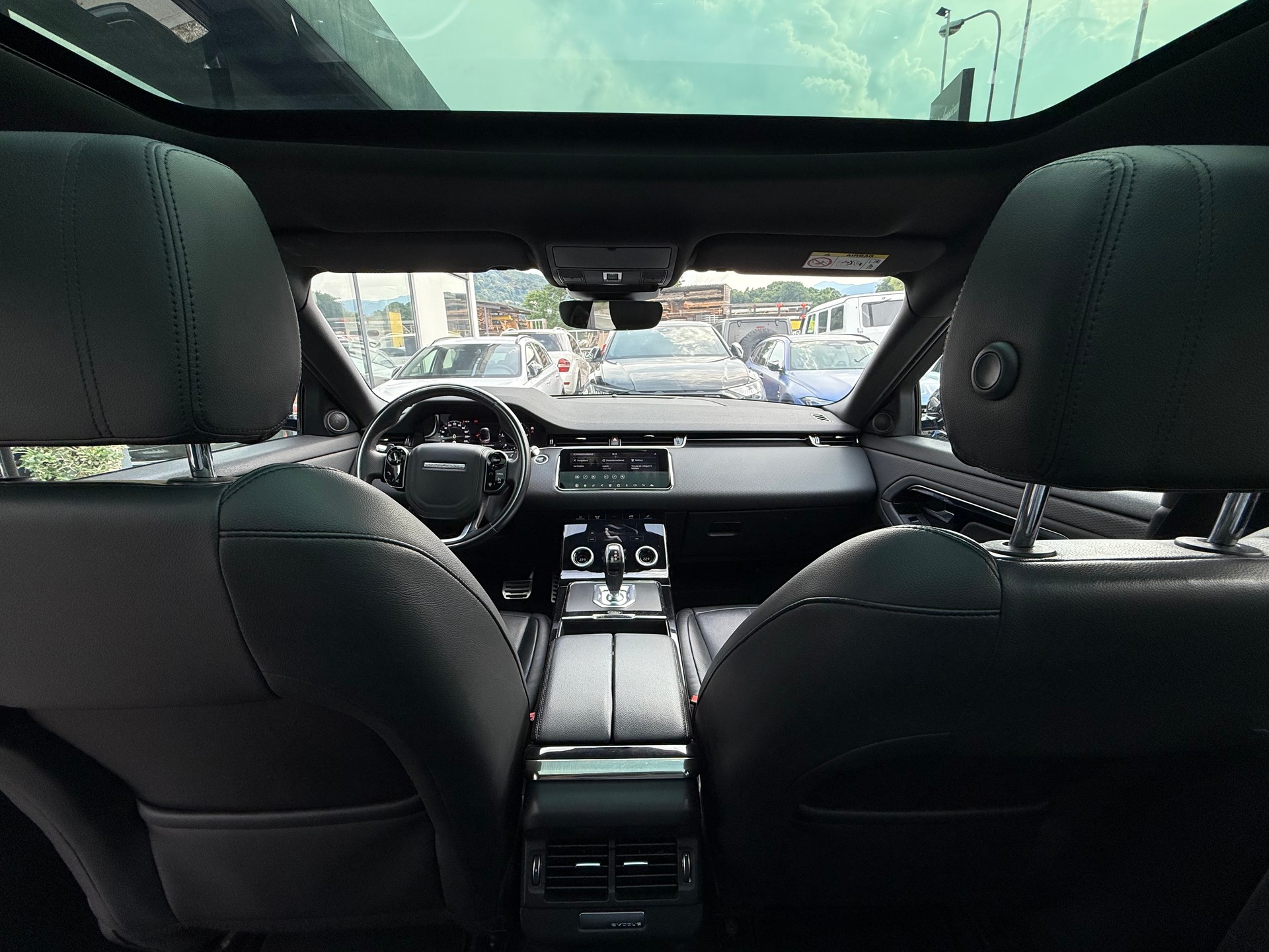 LAND ROVER Range Rover Evoque R-Dynamic D 180 AT9-image-16