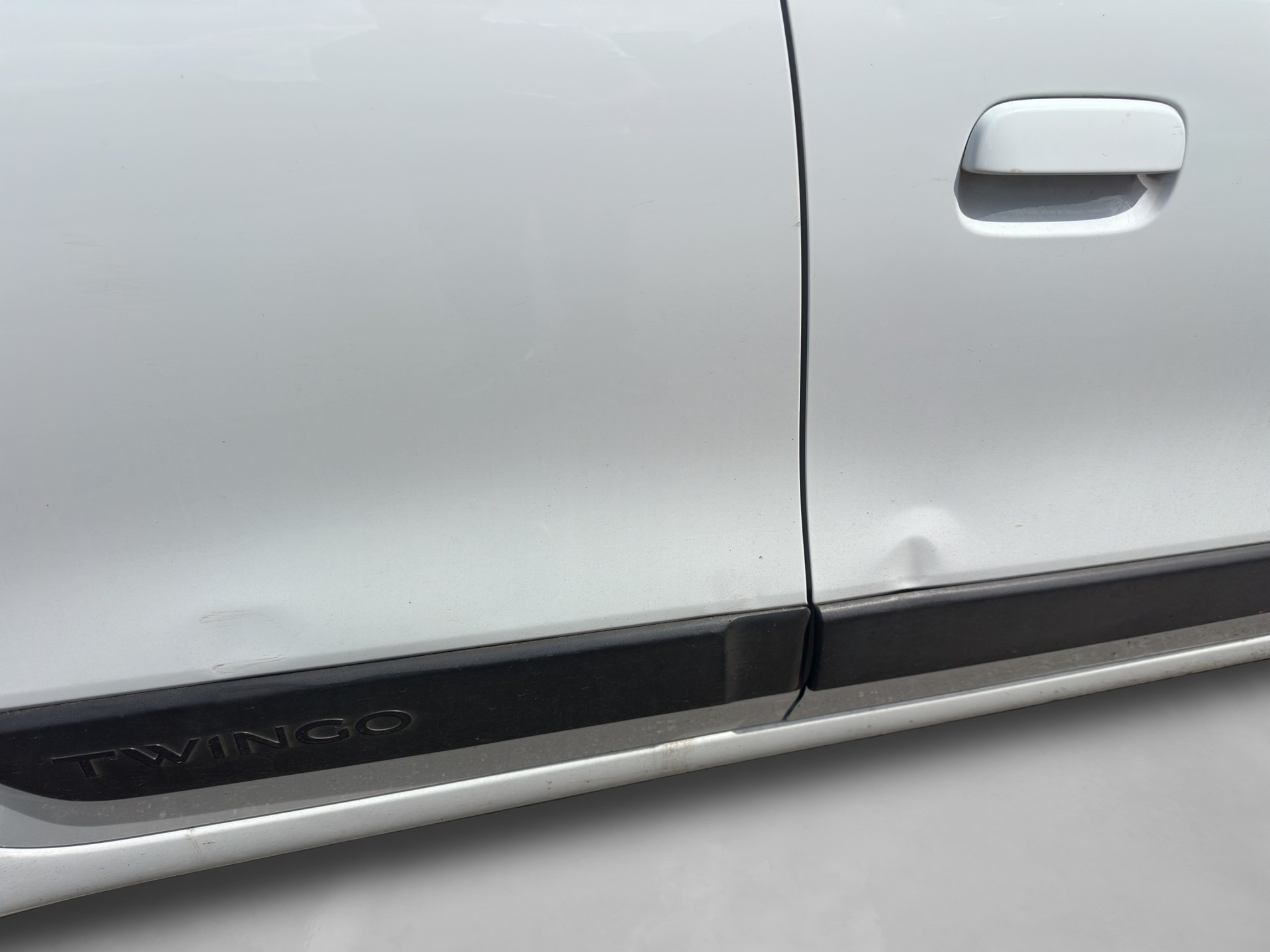 RENAULT Twingo 0.9 Intens-image-13