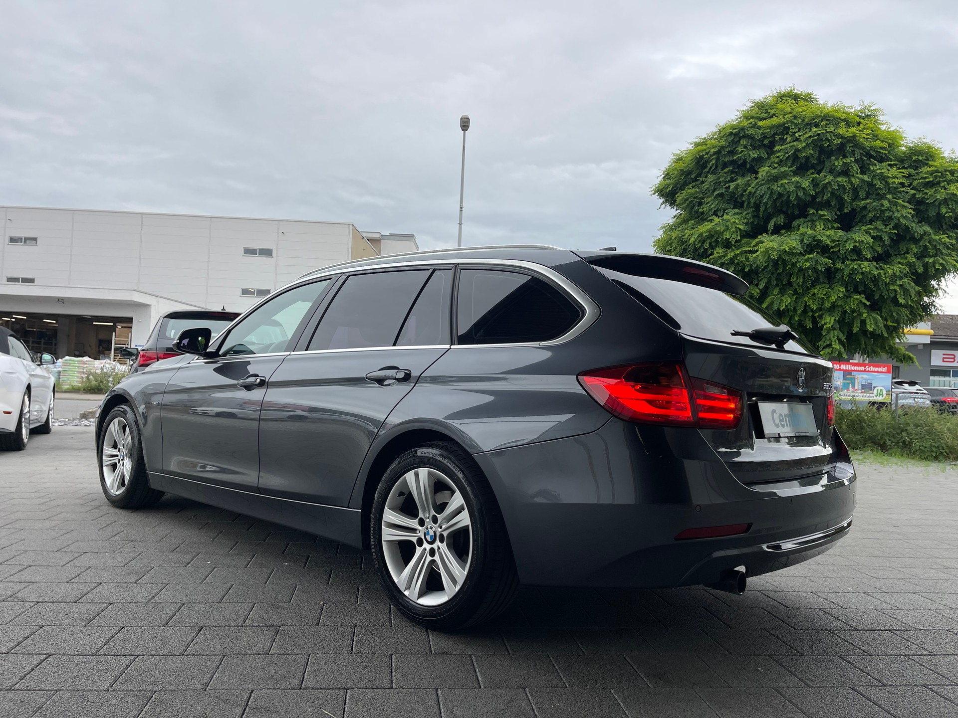 BMW 320d Touring Sport Line Steptronic-image-4