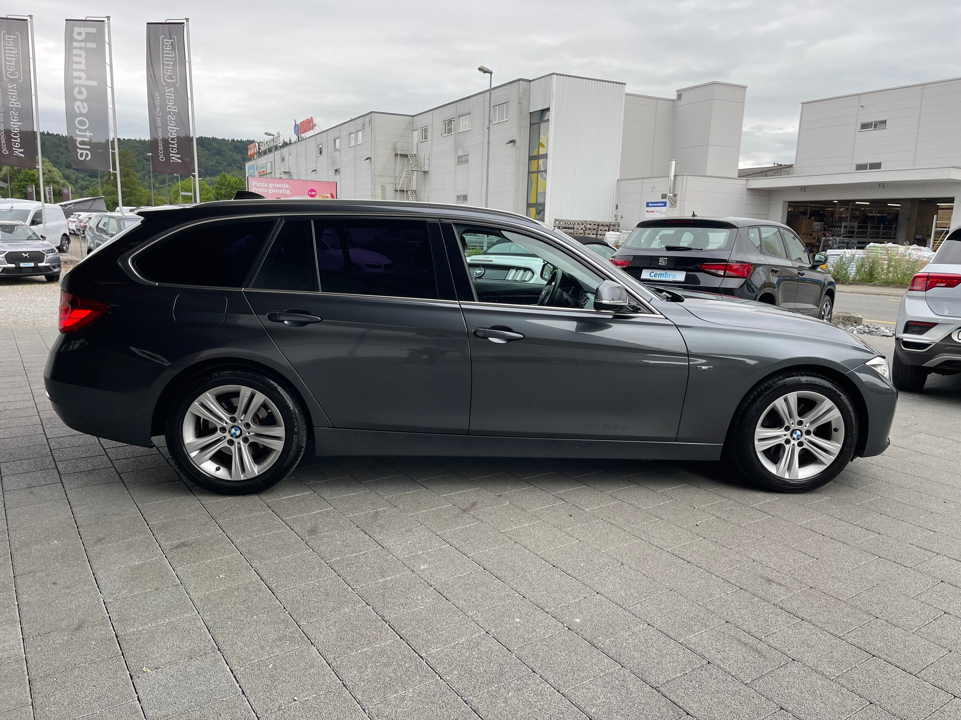 BMW 320d Touring Sport Line Steptronic-image-8