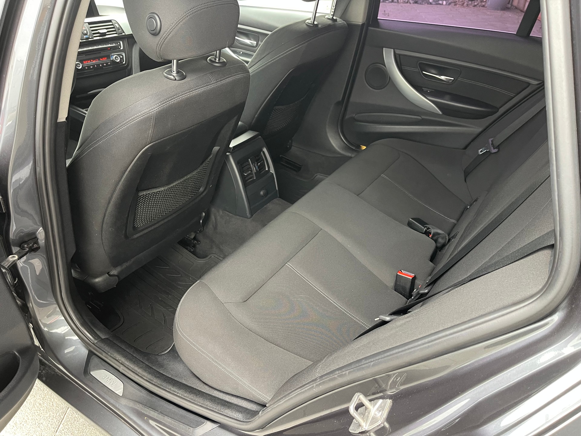 BMW 320d Touring Sport Line Steptronic-image-15