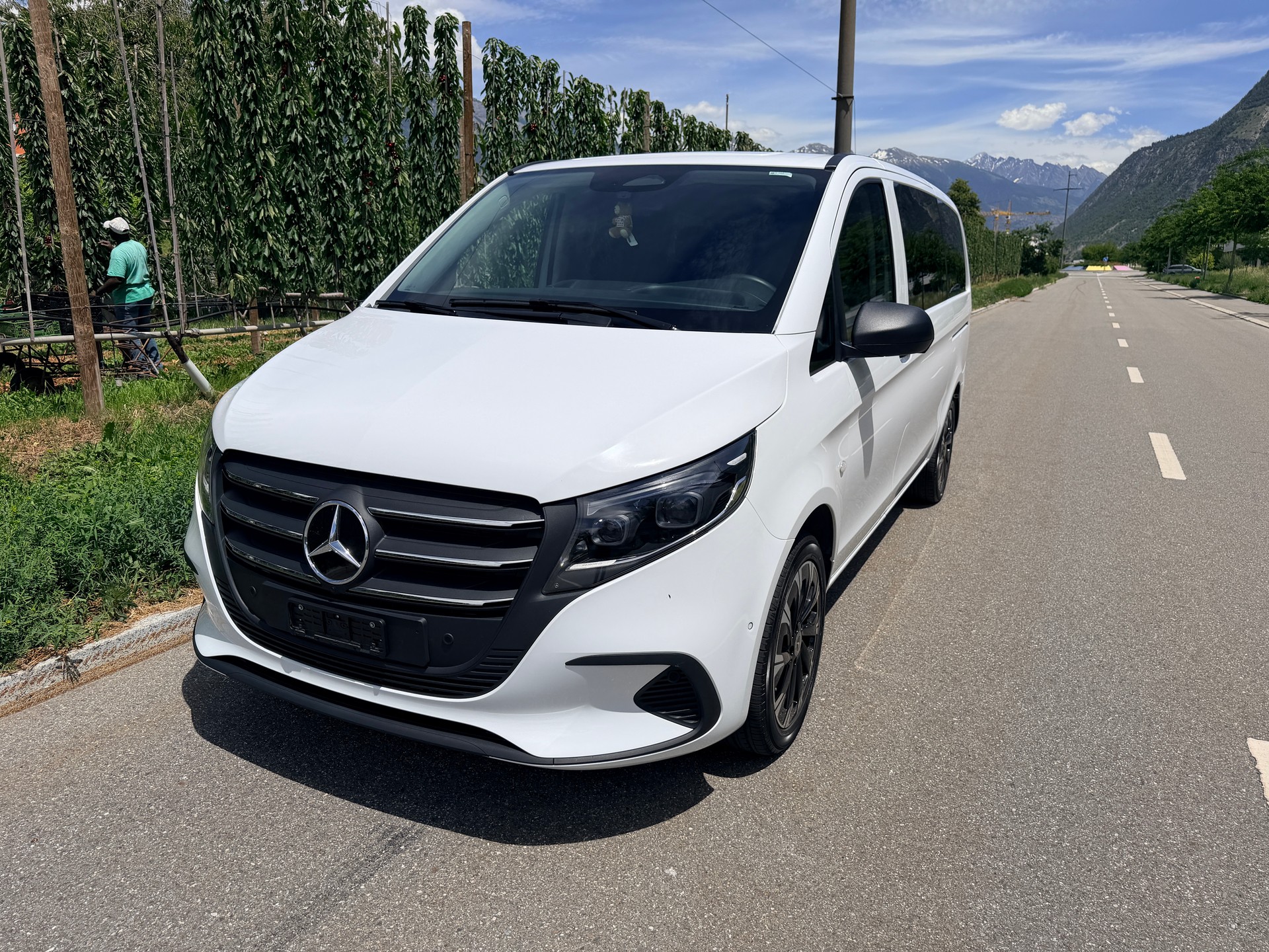 MERCEDES-BENZ Vito 116 CDI Lang Select Tourer 4Matic 9G-Tronic-image-2