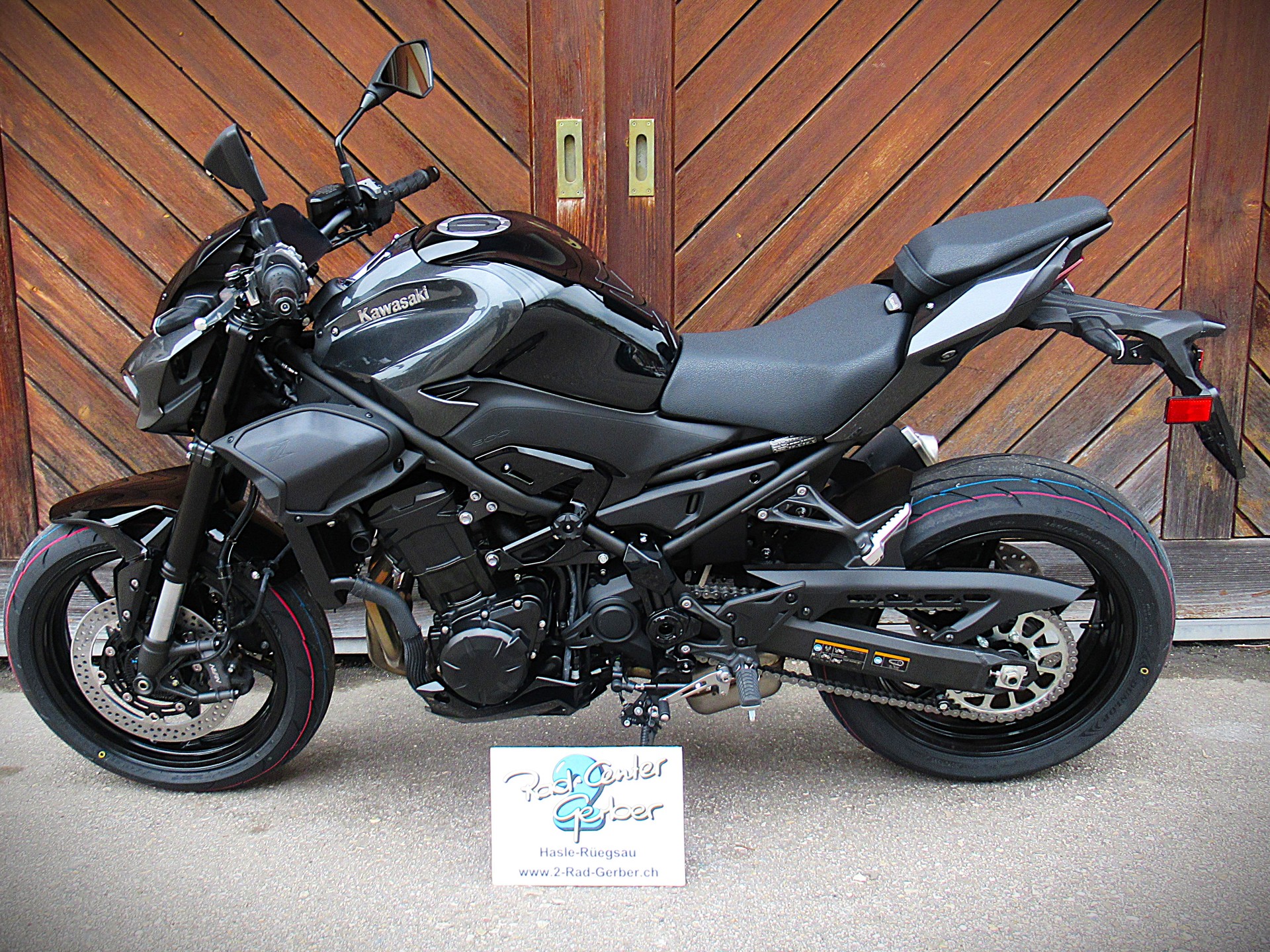 KAWASAKI Z 900 (35kW)-showroom-element-3