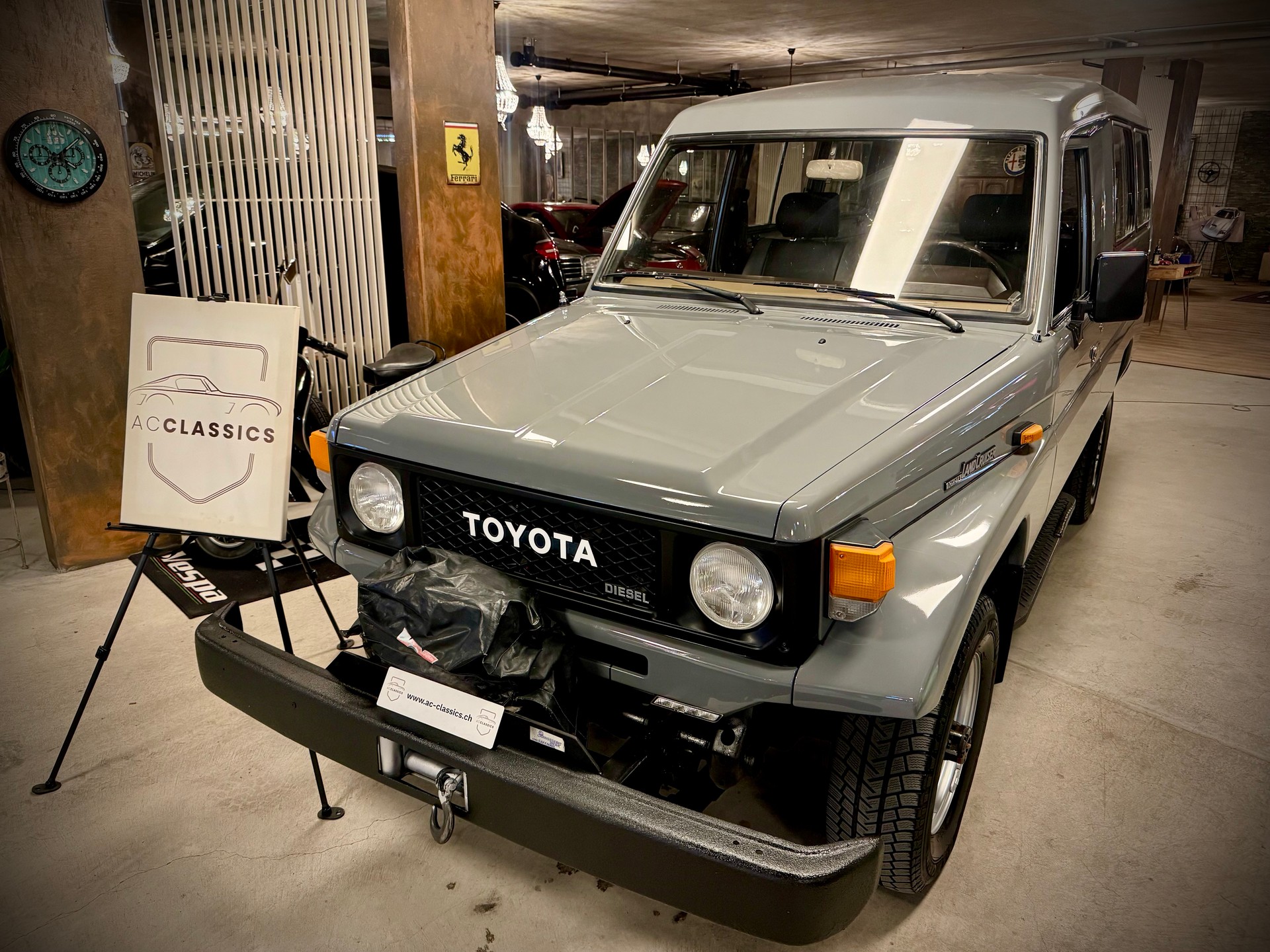 TOYOTA BJ 75 frisch restauriert-image-0