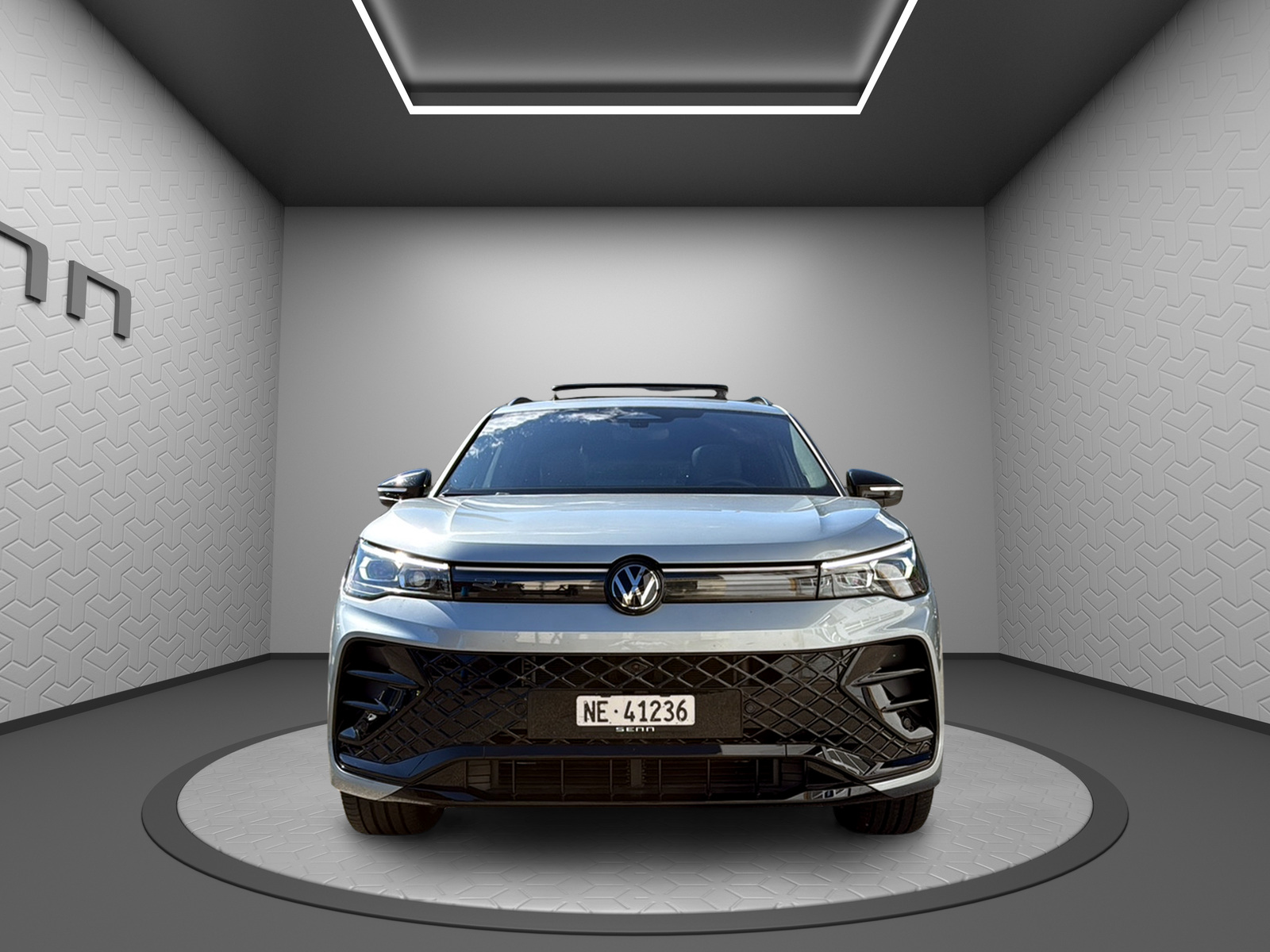 VW Tiguan 2.0 TSI DSG R-Line 4Motion-image-3