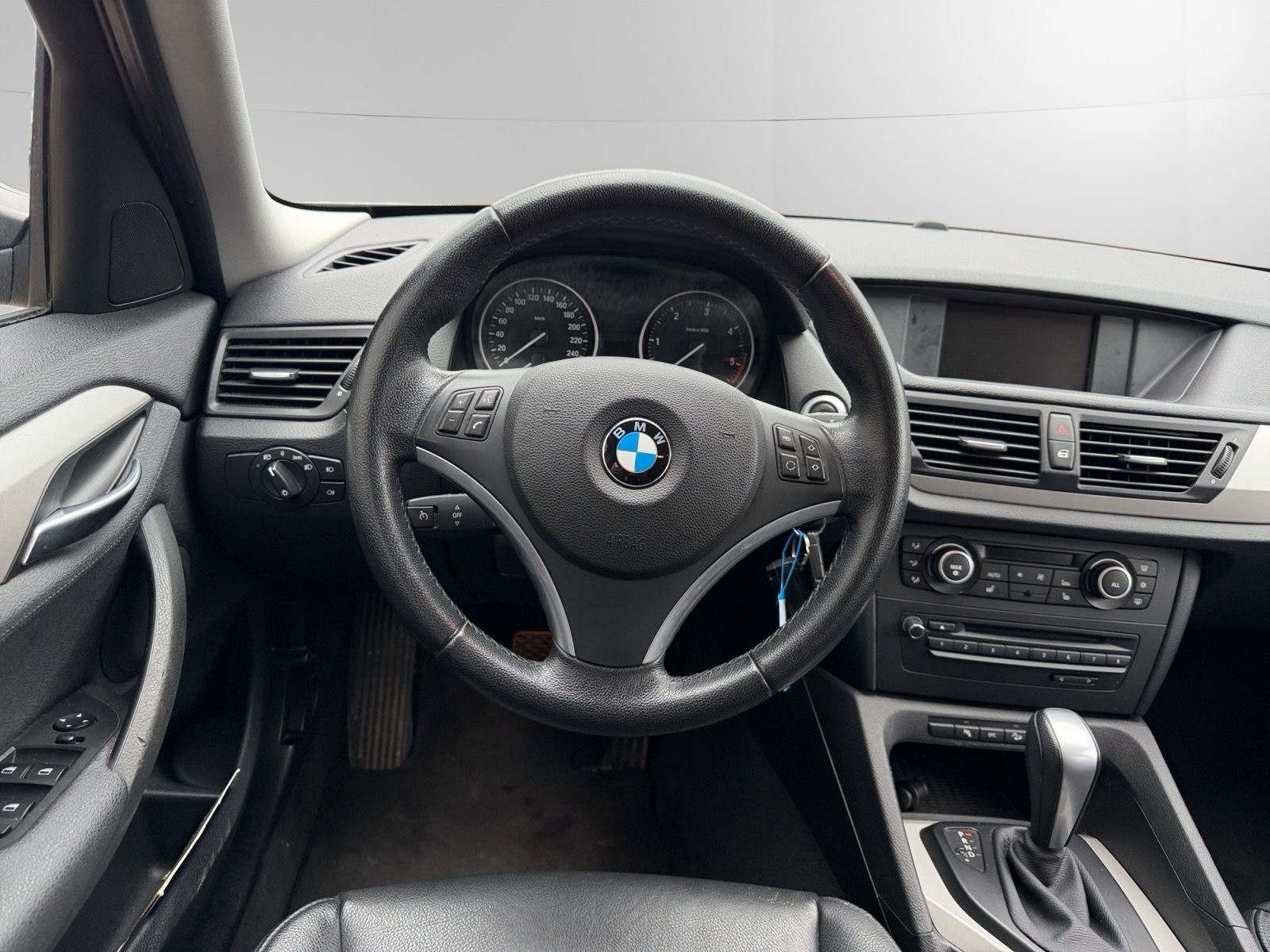 BMW X1 xDrive 20d Steptronic-image-11
