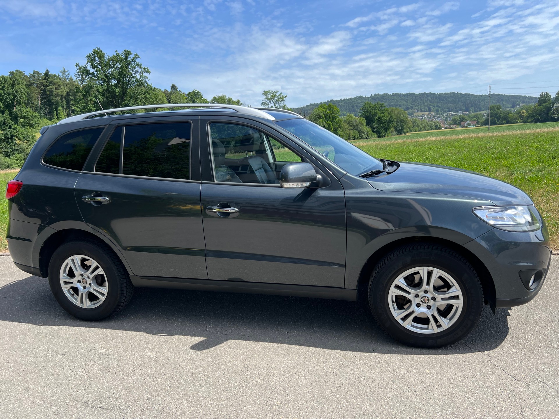 HYUNDAI Santa Fe 2.2 CRDI Swiss Plus Edition 4WD Automatic-image-1