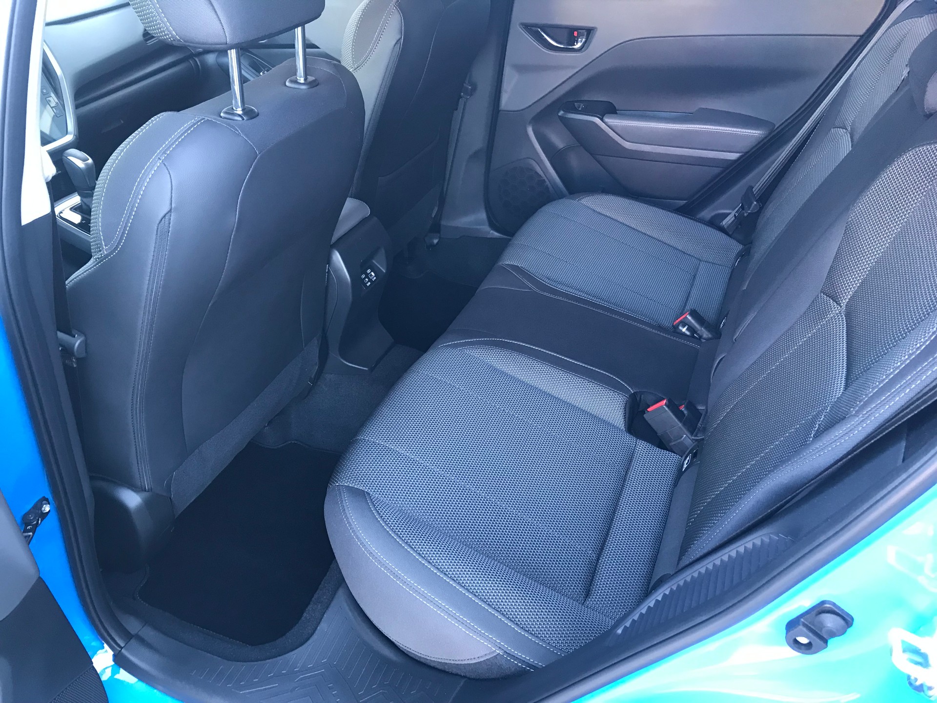 SUBARU Crosstrek 2.0 e-Boxer Swiss Plus AWD Lineartronic-image-5