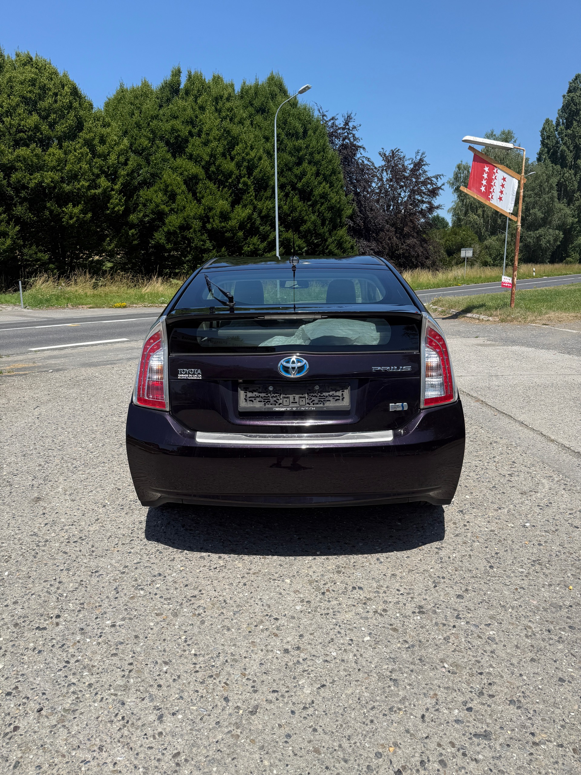TOYOTA Prius 1.8 16V HSD Luna-image-3