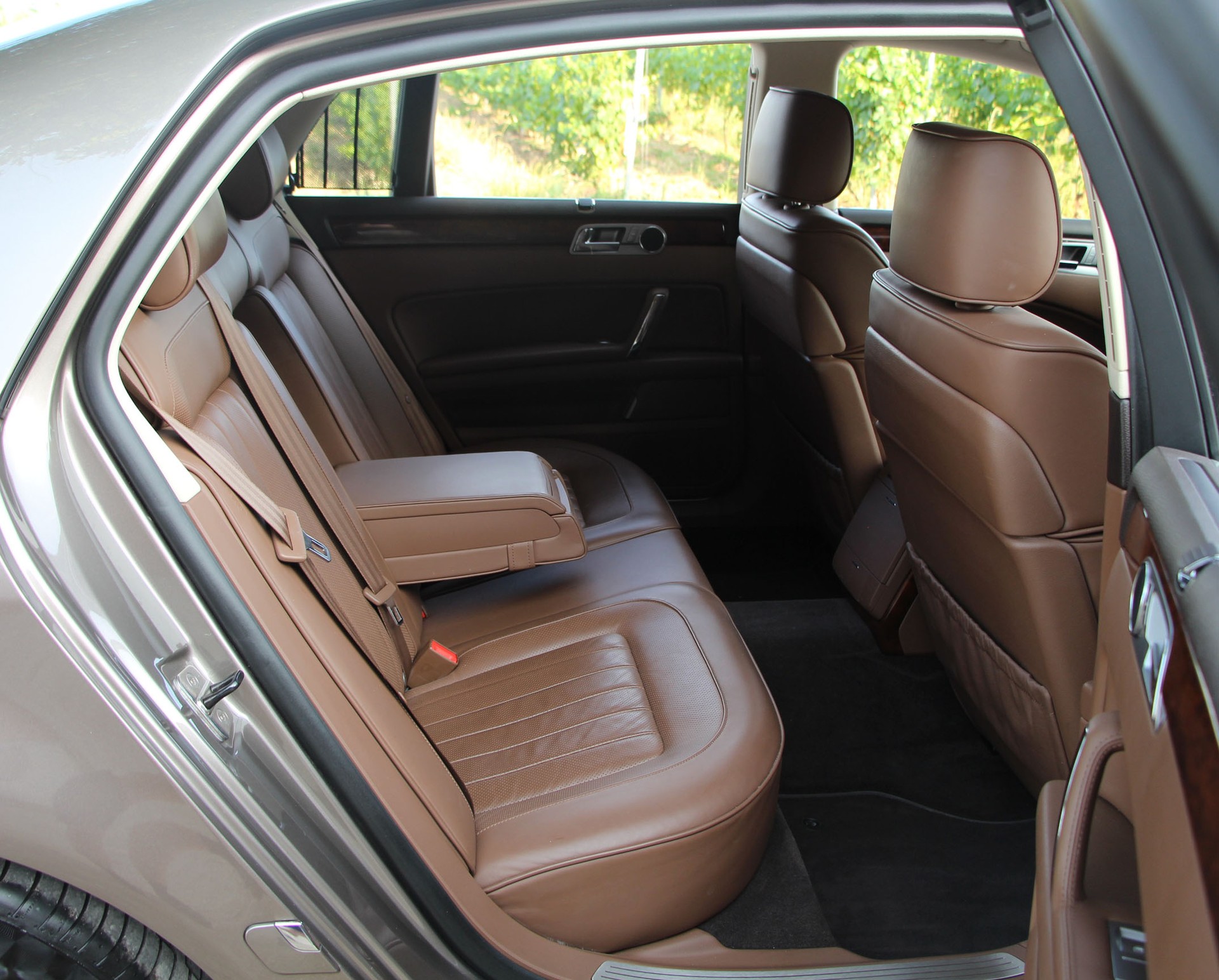 VW Phaeton 4.2 V8 4Motion Tiptronic-image-11