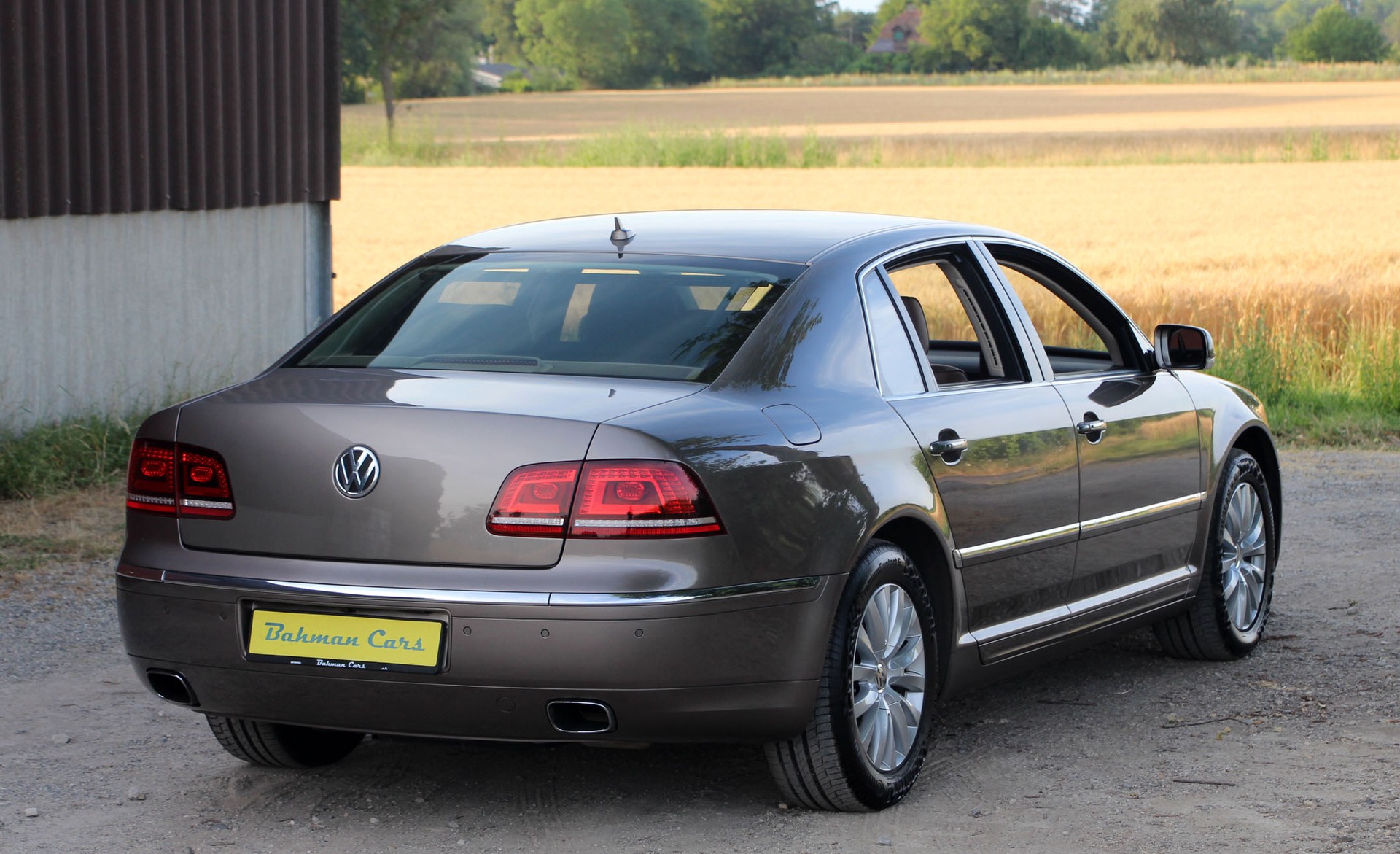 VW Phaeton 4.2 V8 4Motion Tiptronic-image-5