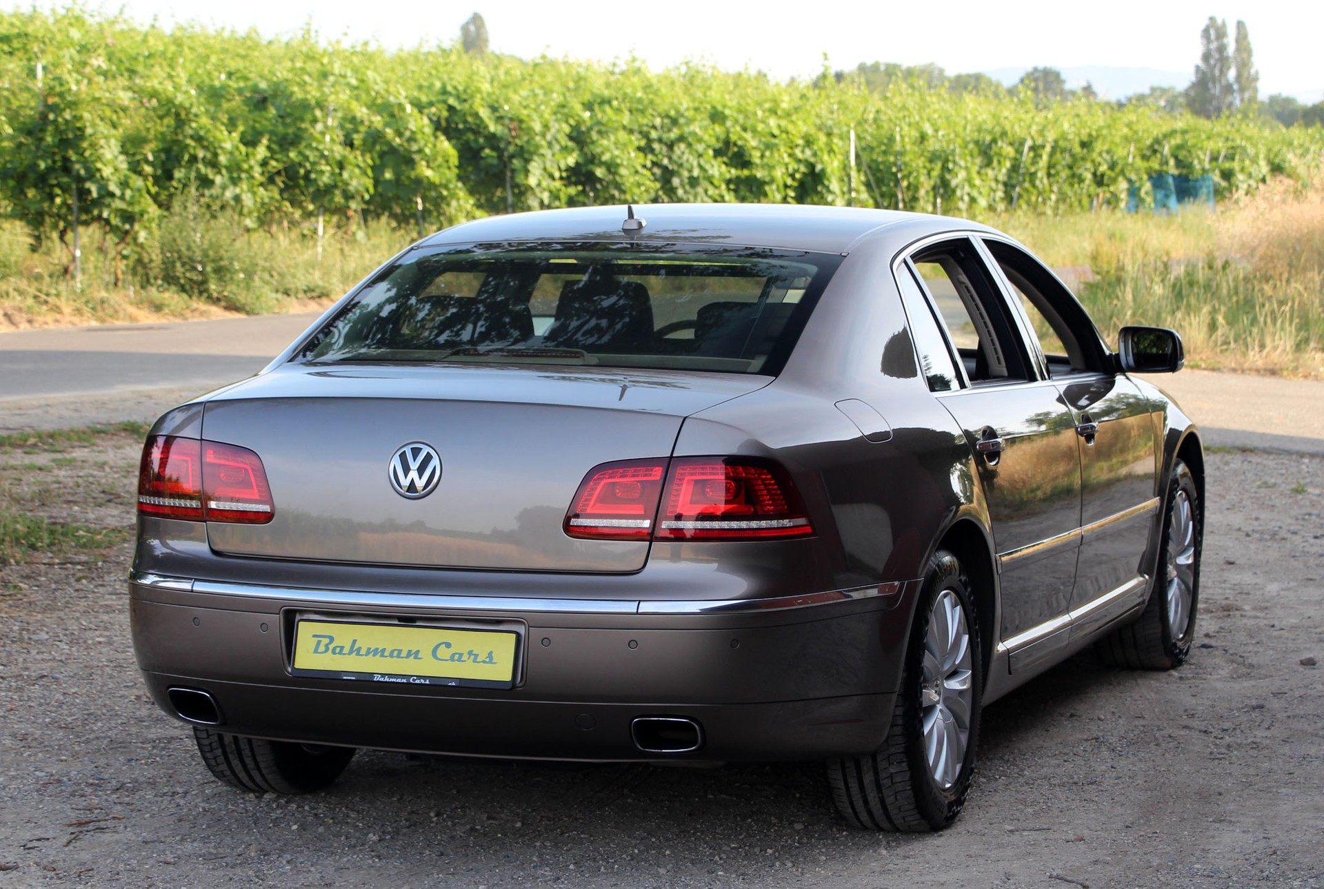 VW Phaeton 4.2 V8 4Motion Tiptronic-image-24