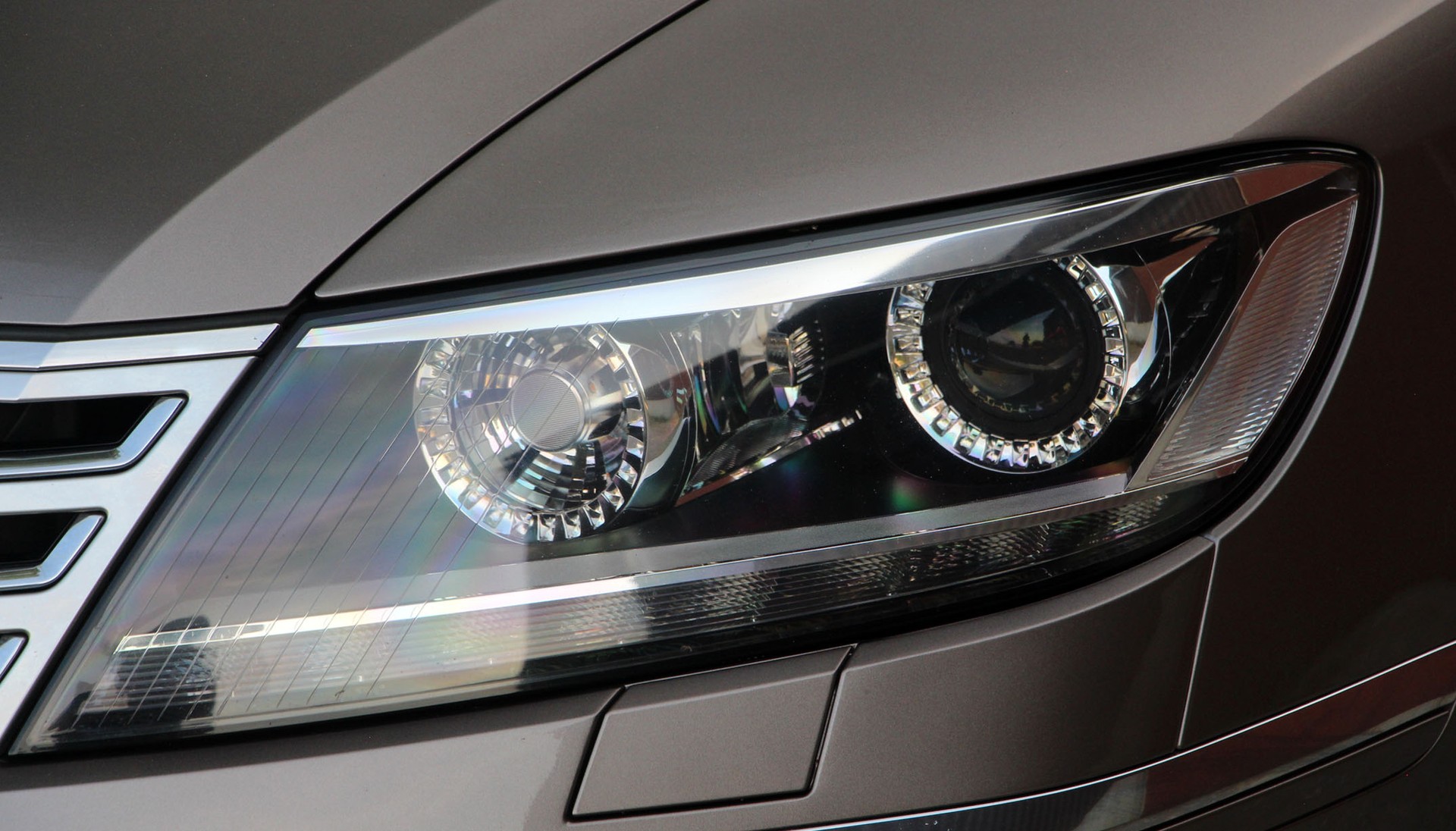 VW Phaeton 4.2 V8 4Motion Tiptronic-image-25