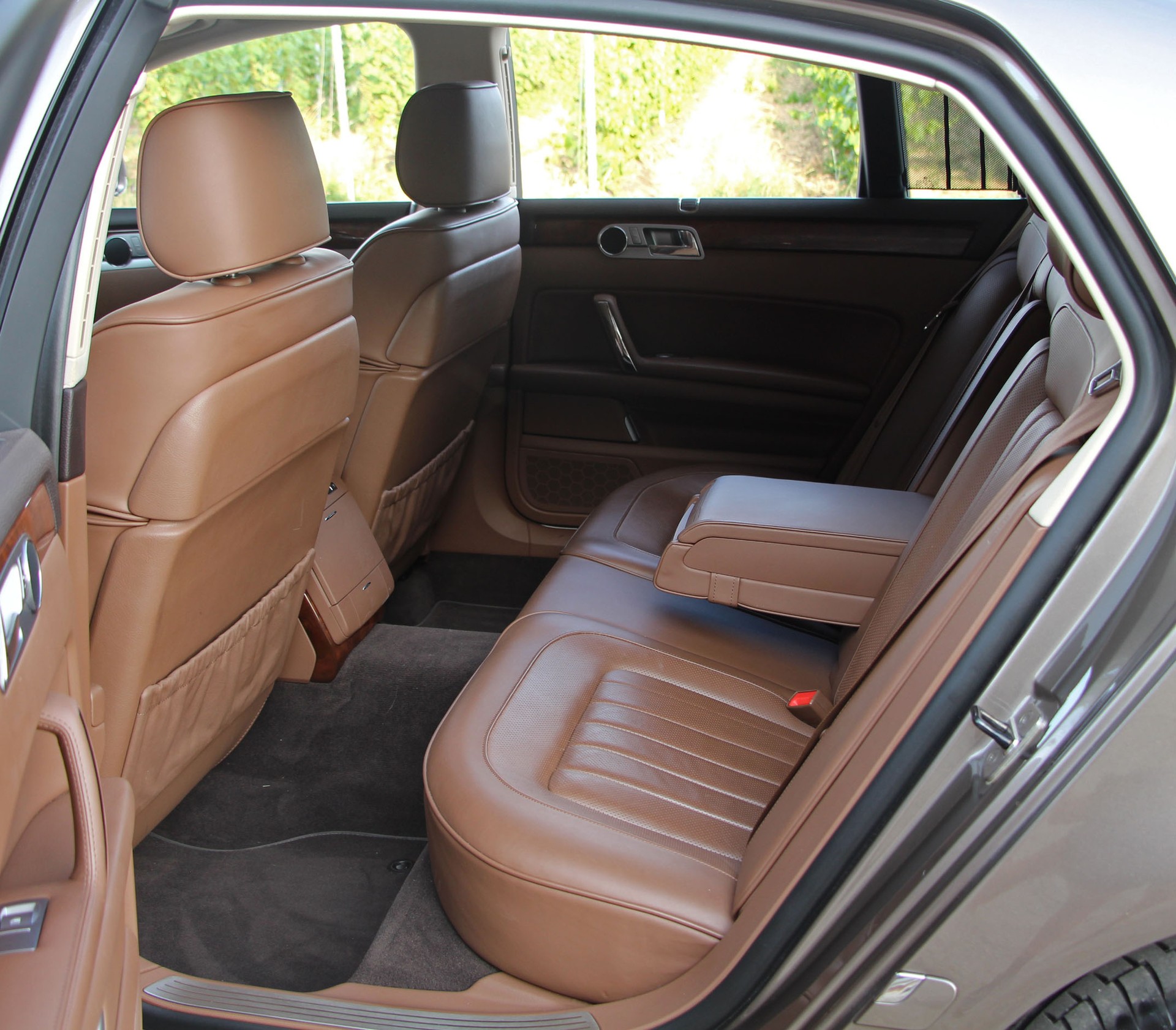 VW Phaeton 4.2 V8 4Motion Tiptronic-image-8