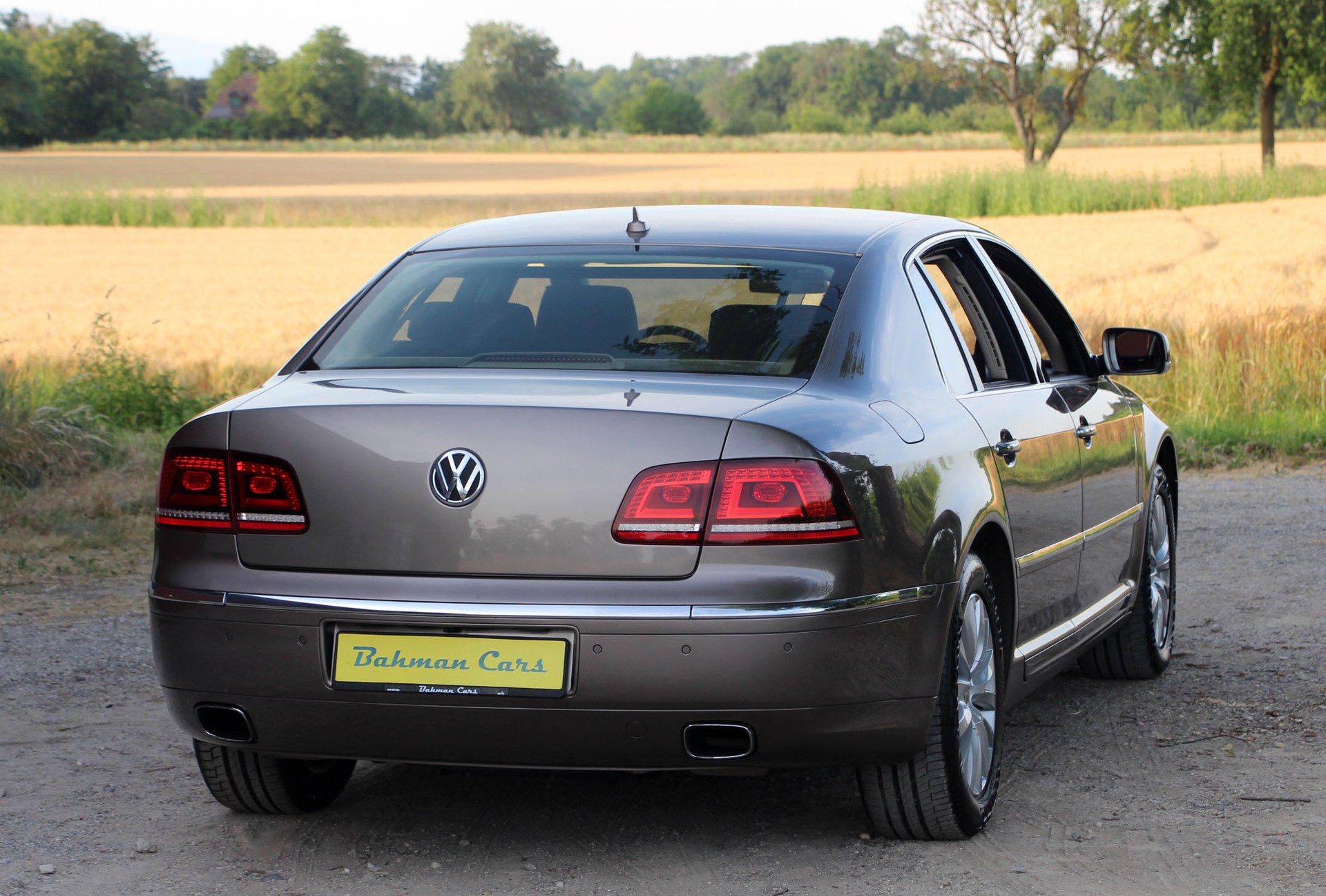 VW Phaeton 4.2 V8 4Motion Tiptronic-image-3