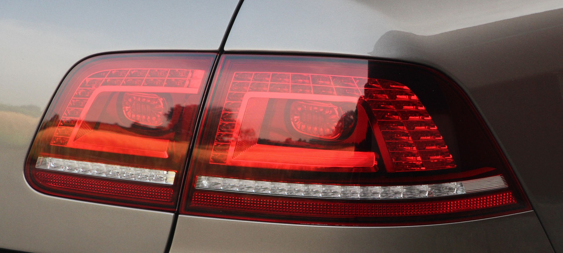 VW Phaeton 4.2 V8 4Motion Tiptronic-image-26