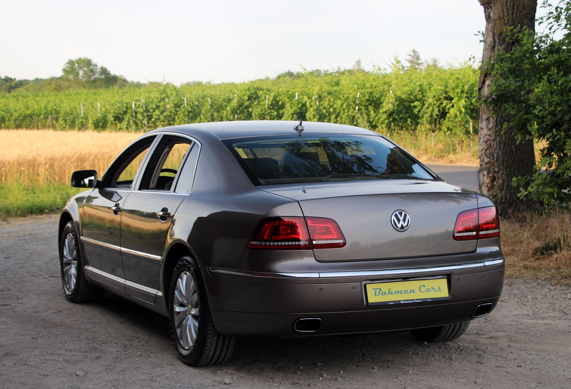 VW Phaeton 4.2 V8 4Motion Tiptronic-image-1