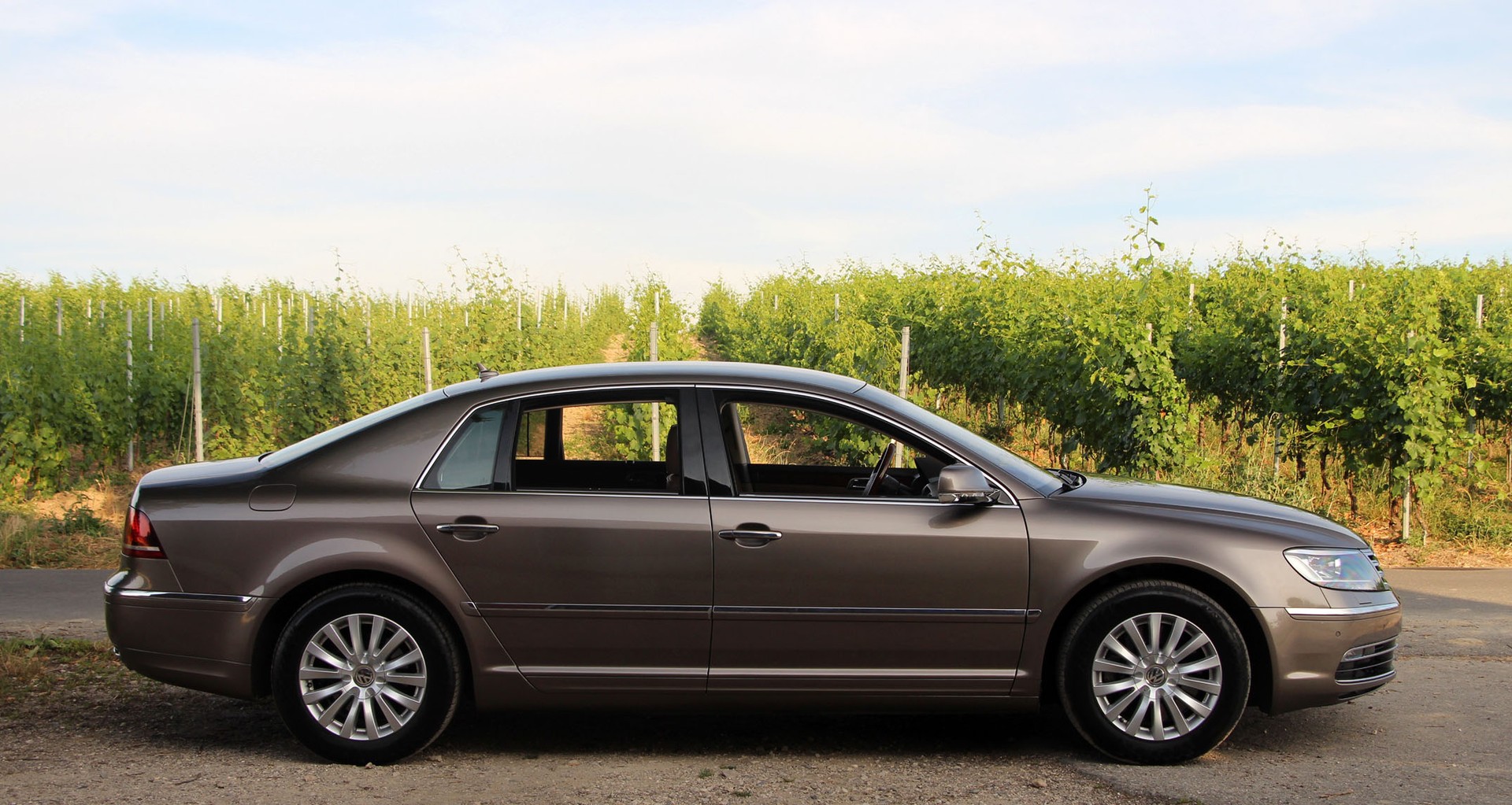 VW Phaeton 4.2 V8 4Motion Tiptronic-image-21