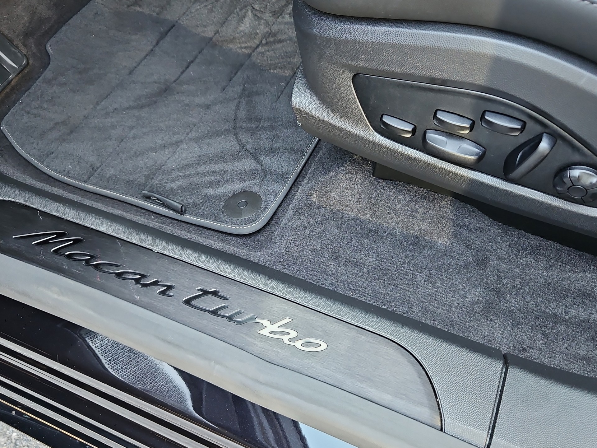 PORSCHE Macan Turbo 100kWh - 518km WLTP-image-17