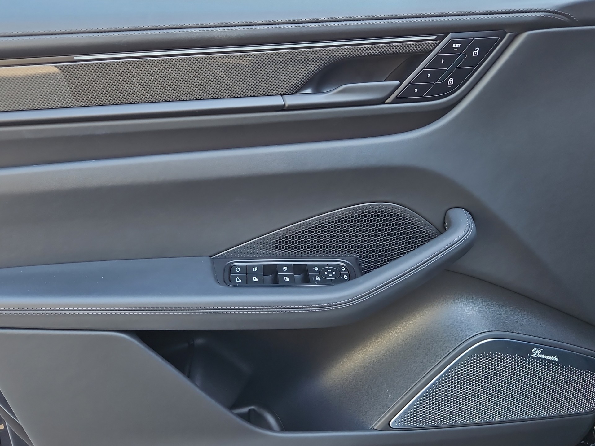 PORSCHE Macan Turbo 100kWh - 518km WLTP-image-18
