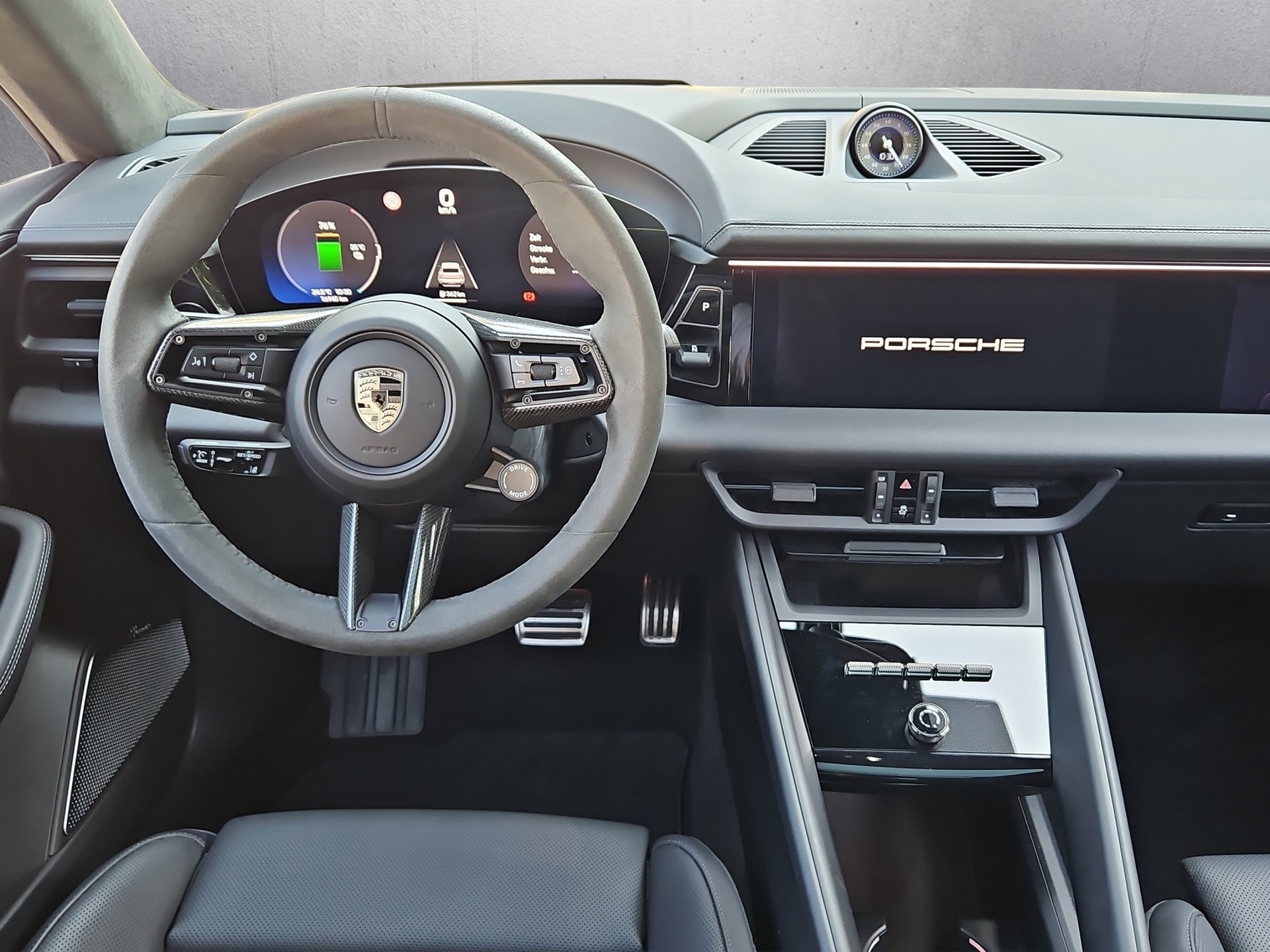 PORSCHE Macan Turbo 100kWh - 518km WLTP-image-12