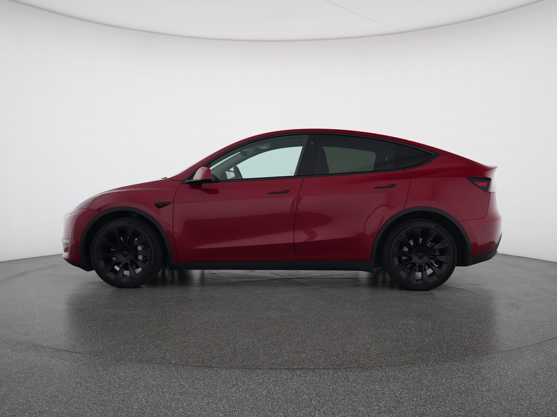 TESLA Model Y Long Range-image-1