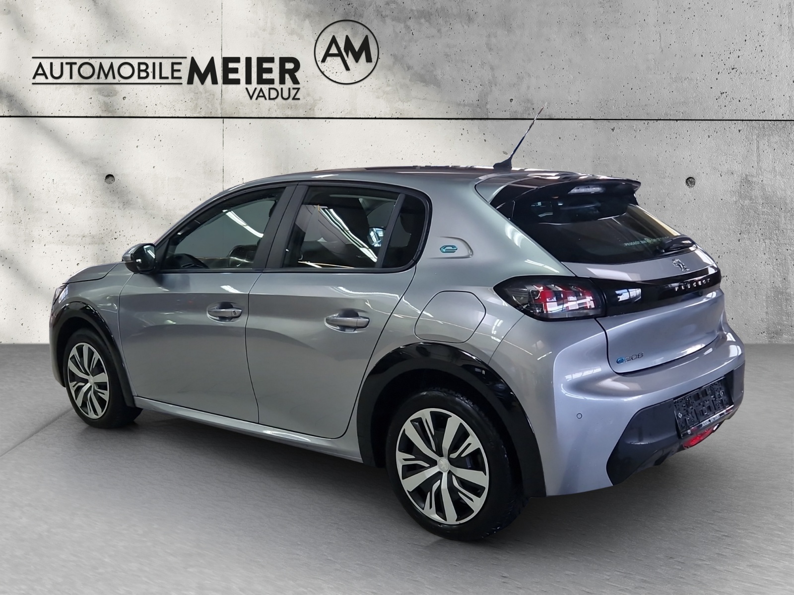 PEUGEOT 208 e-Active-image-4