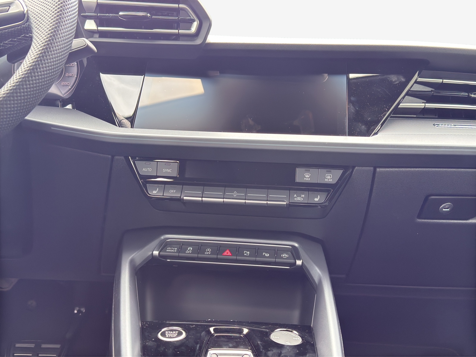 AUDI A3 Sportback TFSI 110 kW S line S tronic-image-10