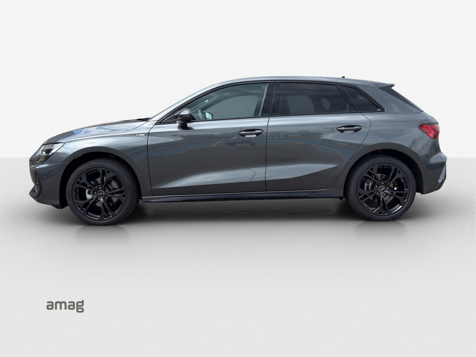AUDI A3 Sportback TFSI 110 kW S line S tronic-showroom-element-1
