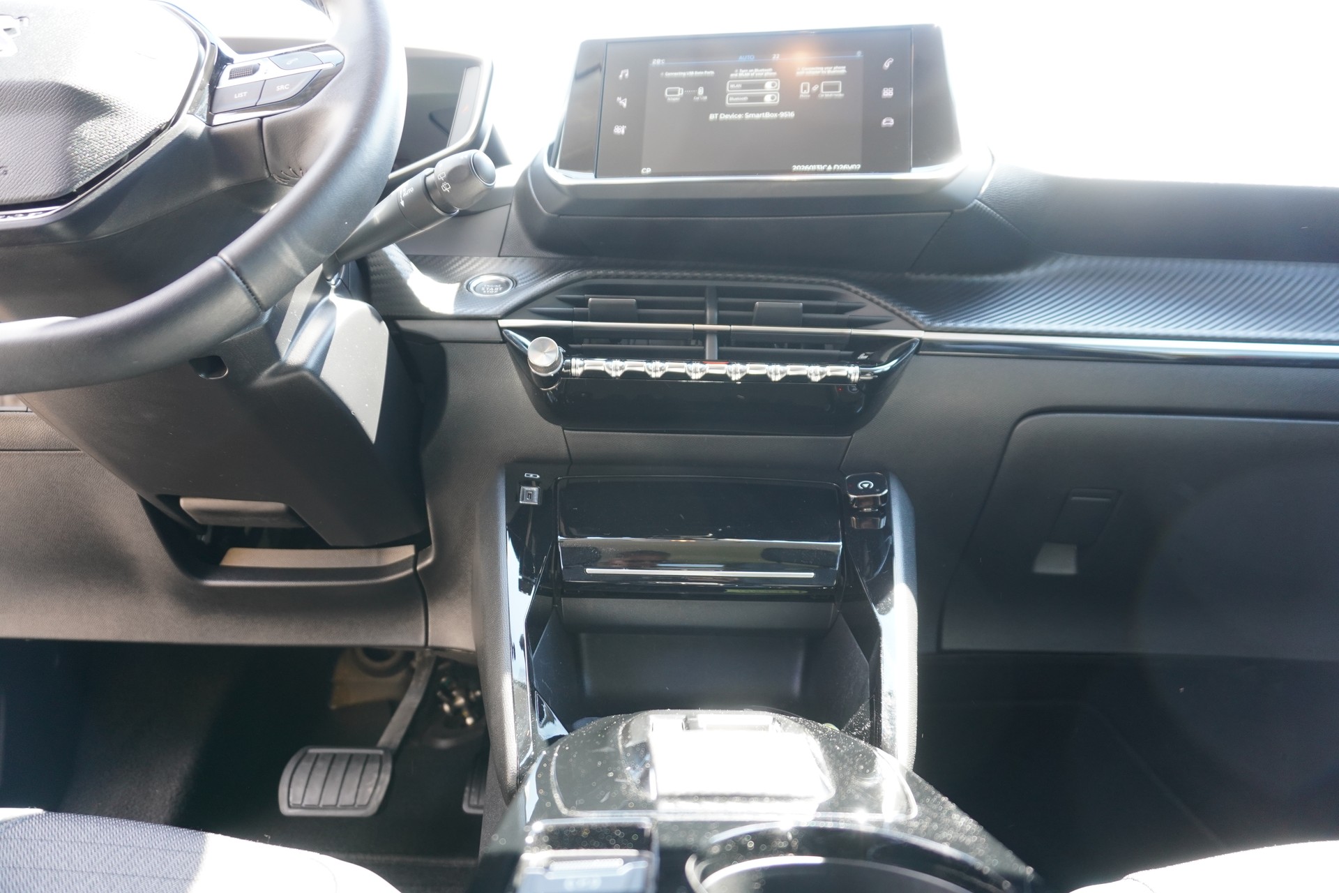 PEUGEOT 208 1.2 PureTech Allure Pack EAT8-image-12