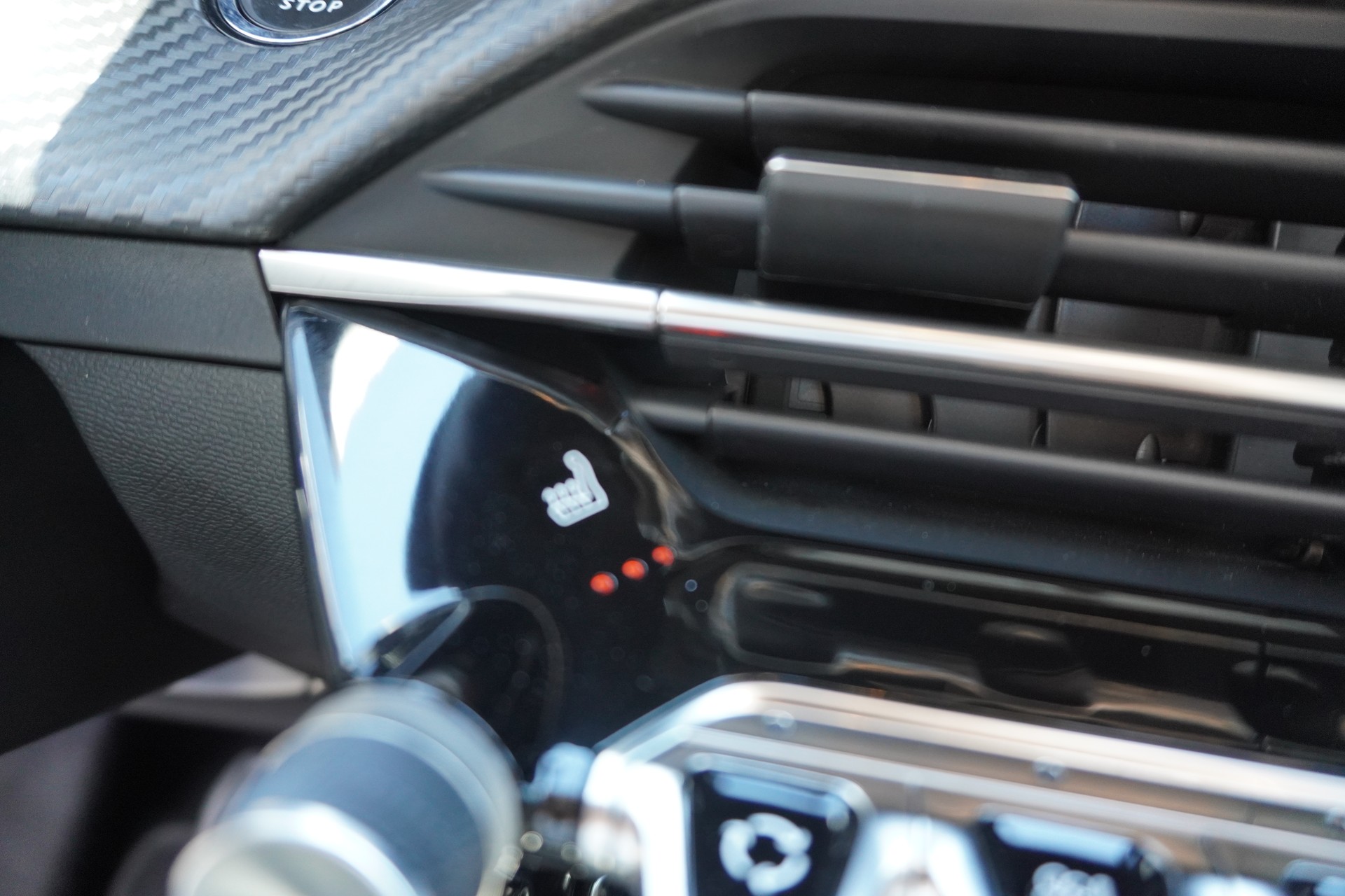 PEUGEOT 208 1.2 PureTech Allure Pack EAT8-image-18