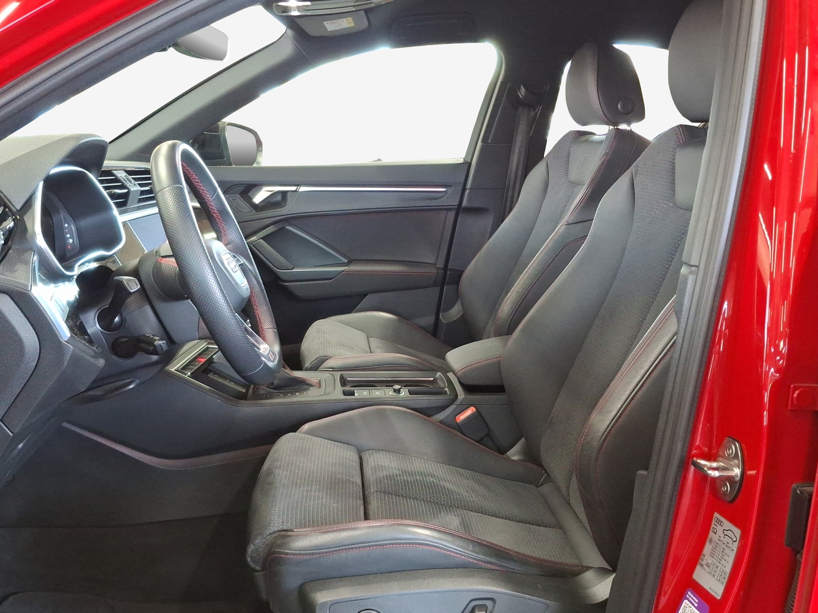 AUDI Q3 Sportback 45 TFSI e S line S-tronic-image-8