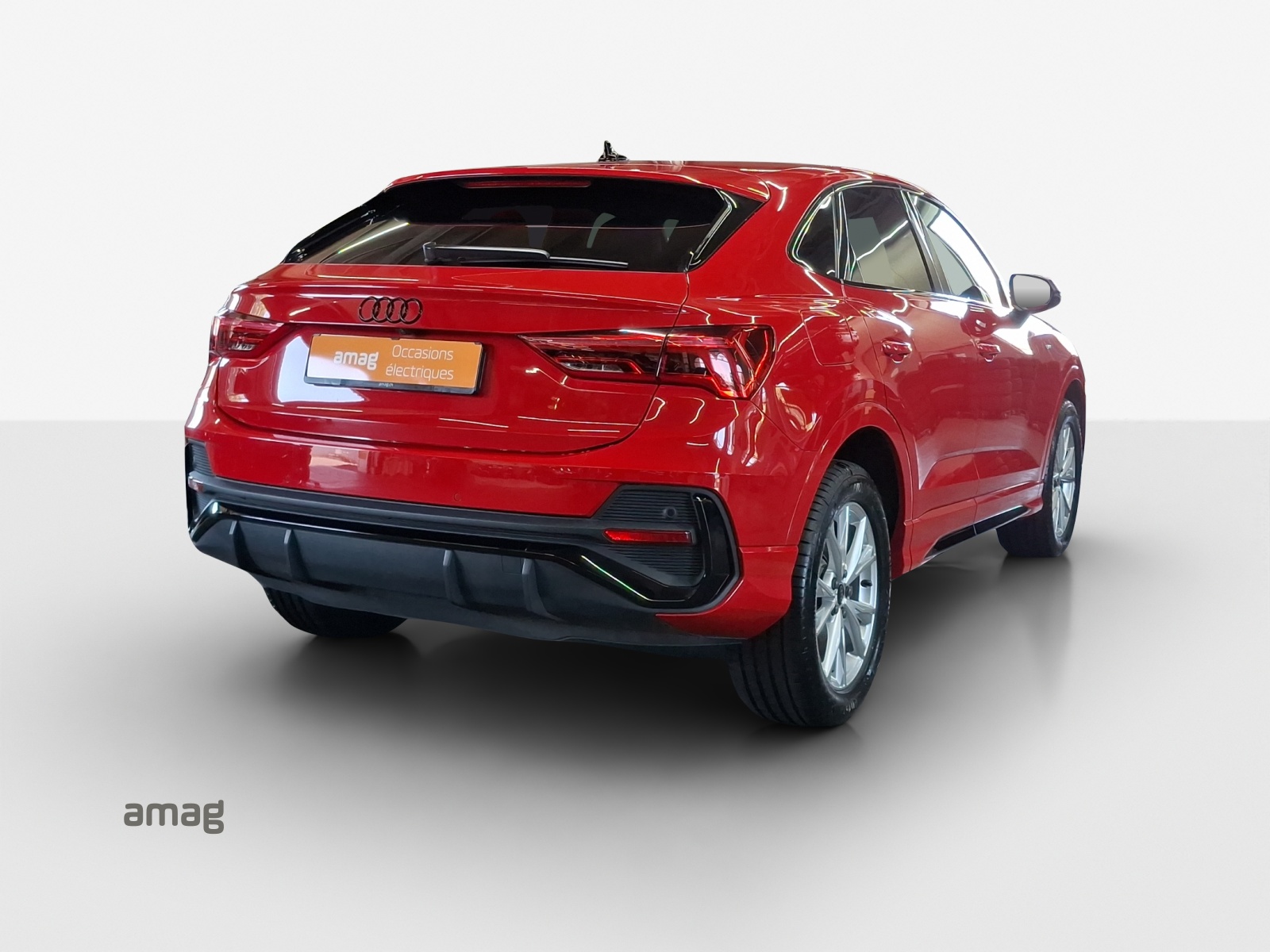 AUDI Q3 Sportback 45 TFSI e S line S-tronic-image-5