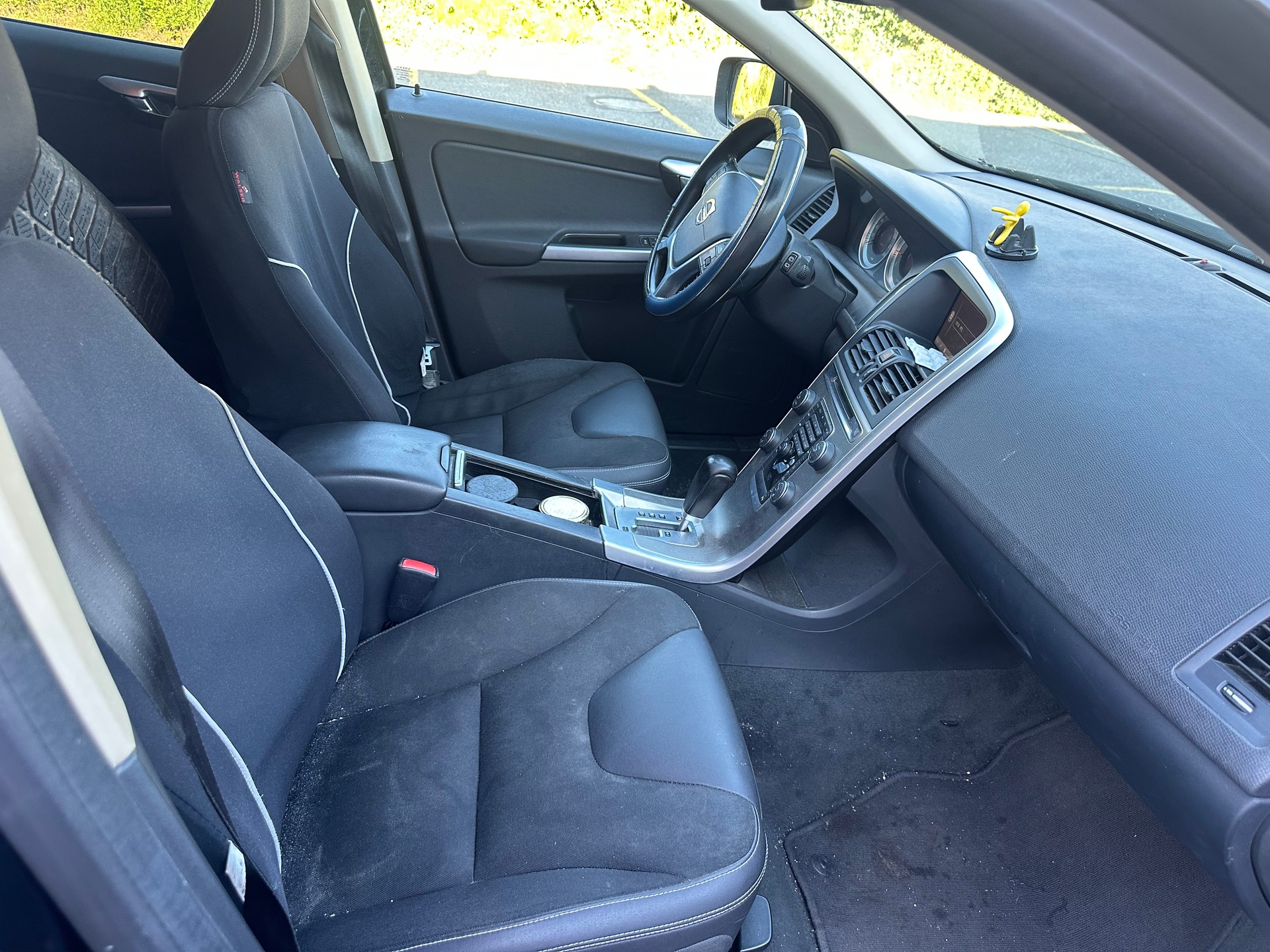 VOLVO XC60 D5 AWD OceanRace Geartronic-image-6