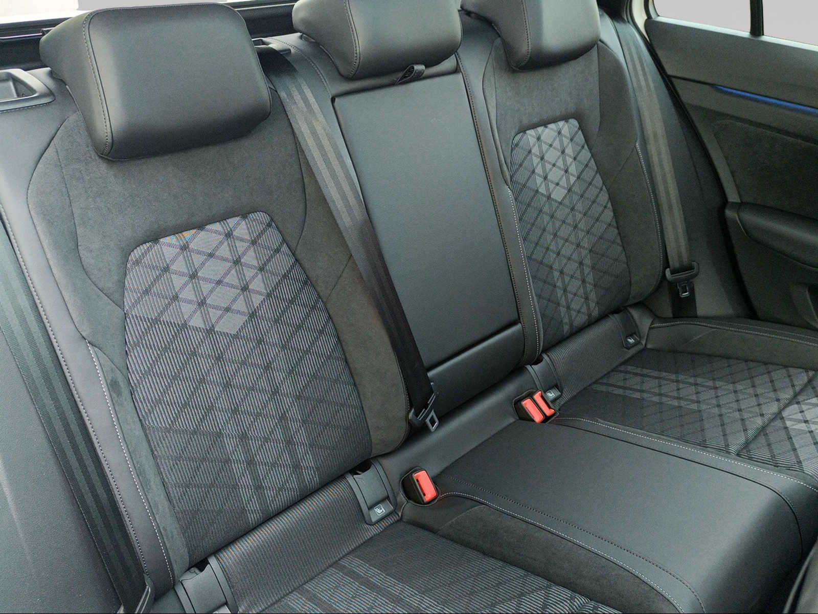 VW Golf Variant 2.0 TSI R-Line DSG 4 Motion-image-9