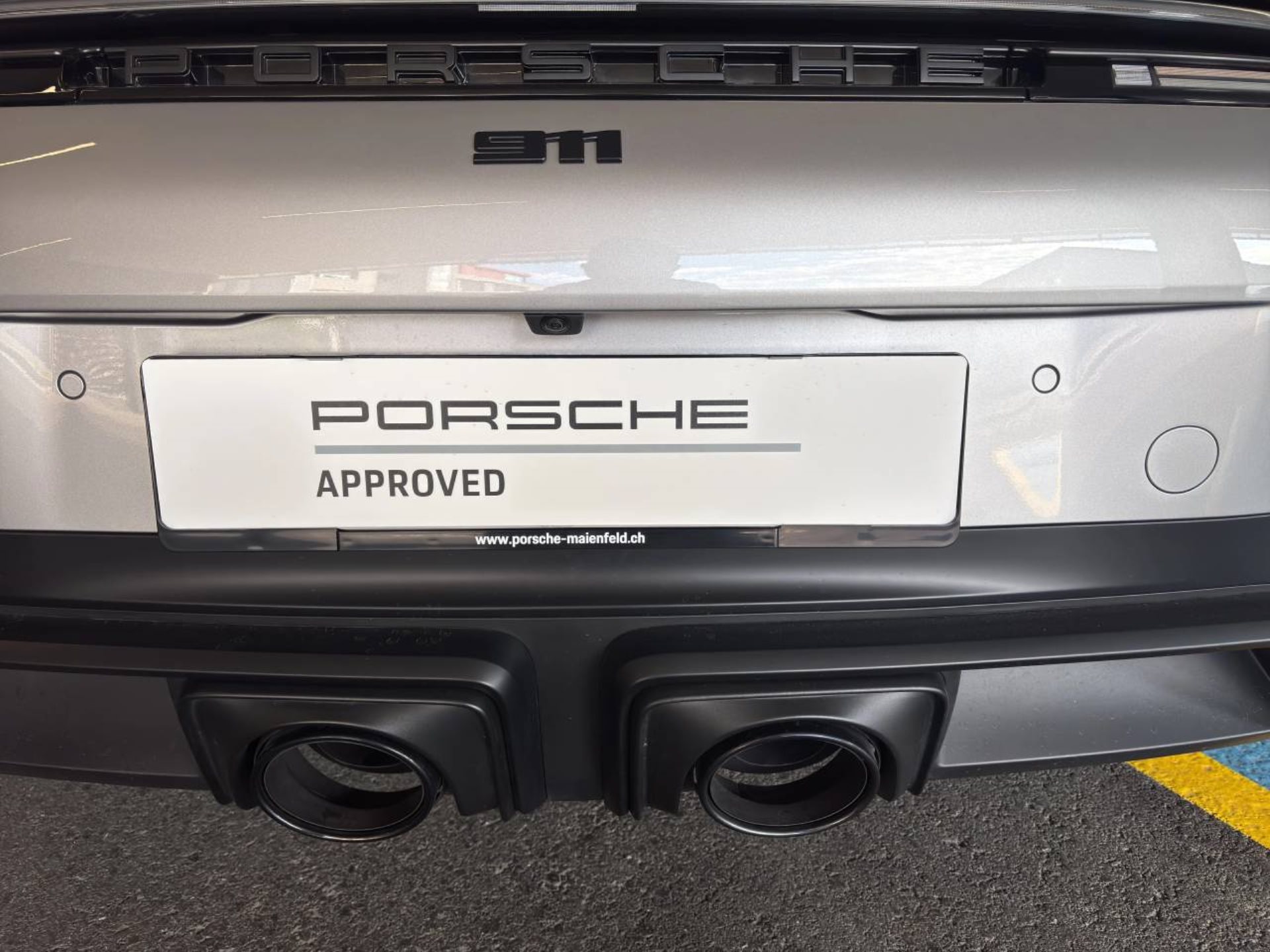 PORSCHE 911 Carrera 4 GTS-image-27