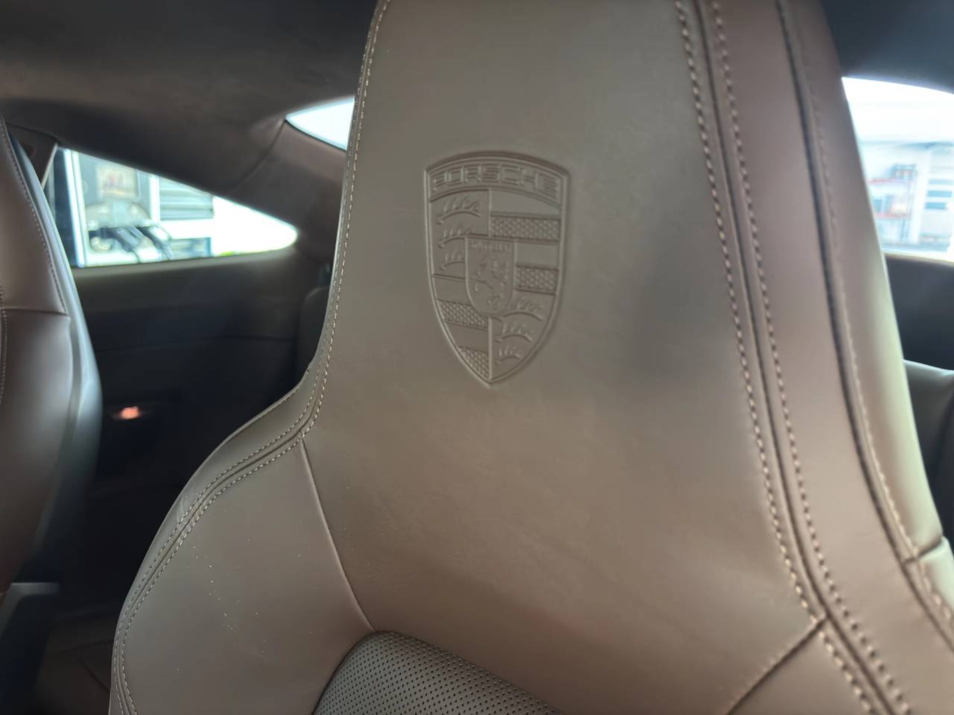 PORSCHE 911 Carrera 4 GTS-image-23