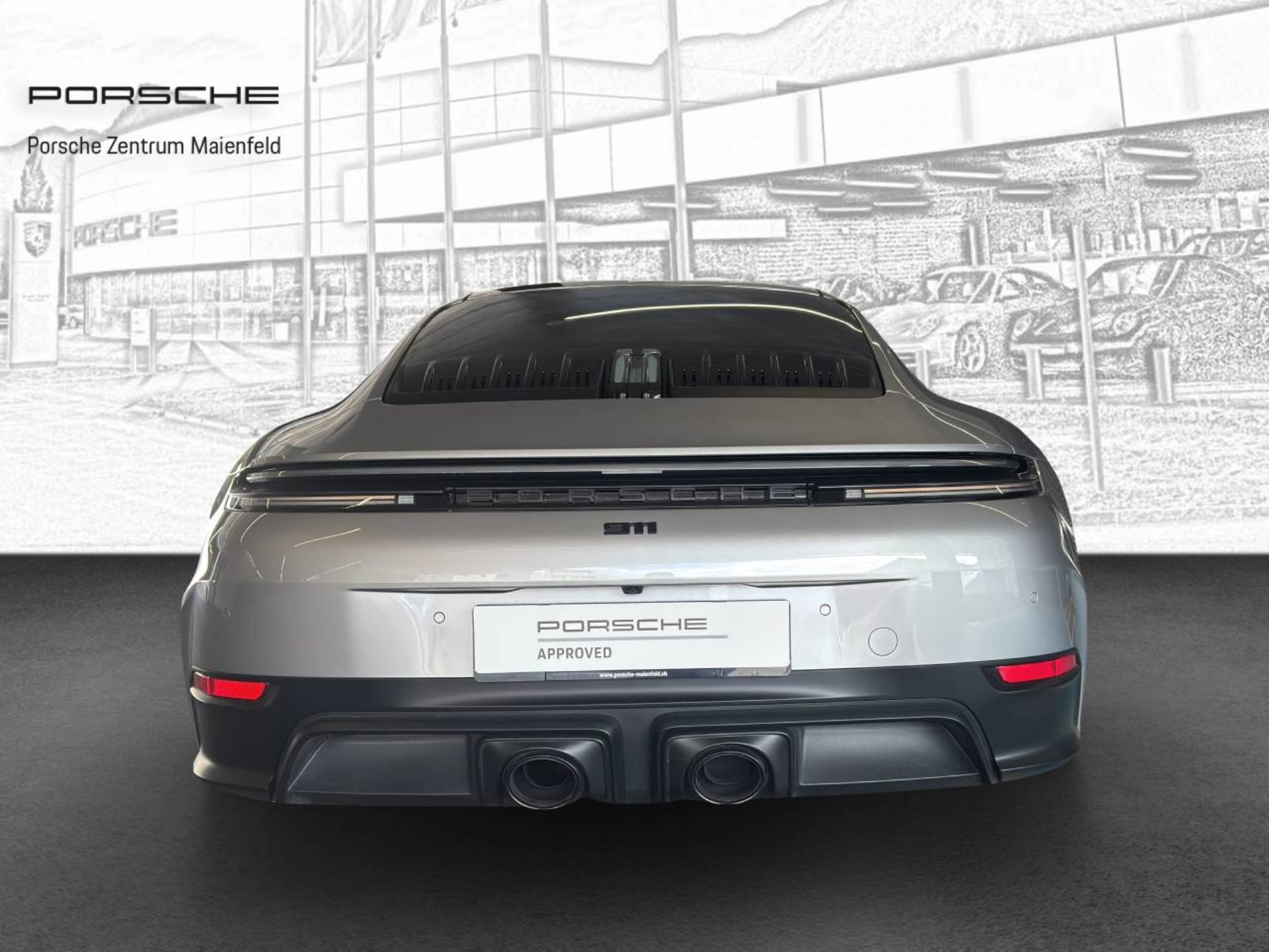 PORSCHE 911 Carrera 4 GTS-image-6