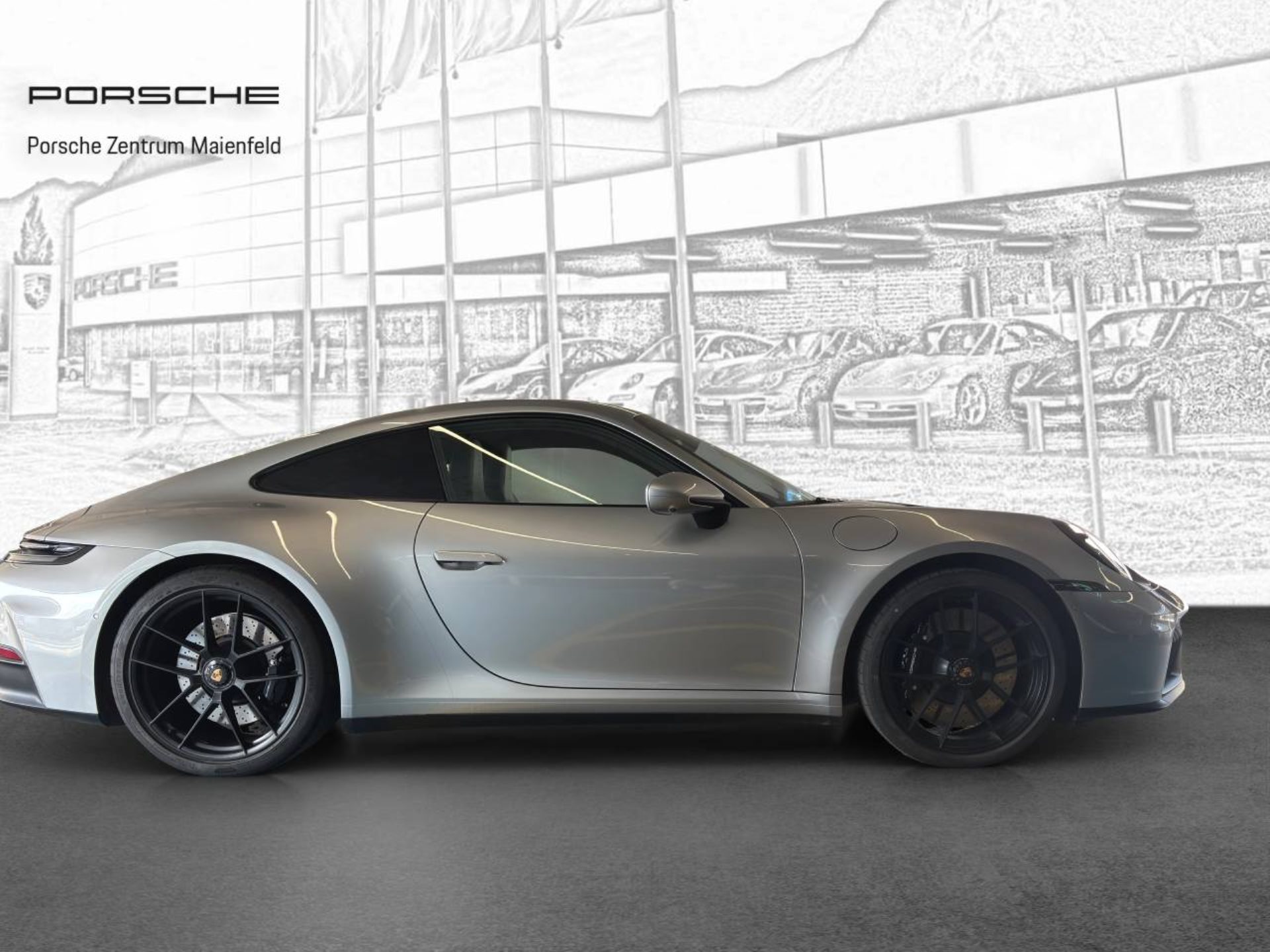 PORSCHE 911 Carrera 4 GTS-image-8
