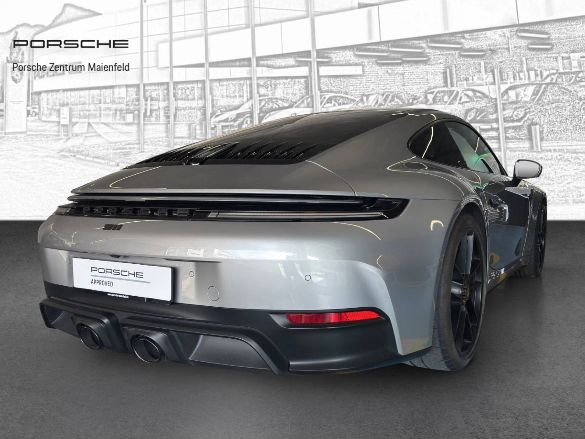 PORSCHE 911 Carrera 4 GTS-image-9