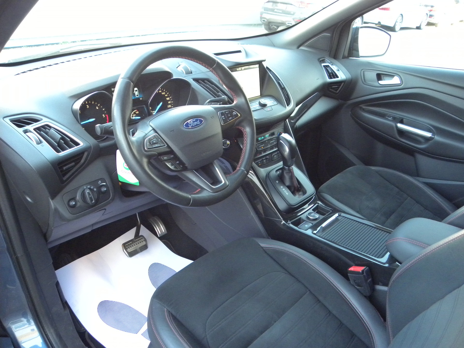 FORD Kuga 2.0 TDCi ST Line High 4WD PowerShift-image-6