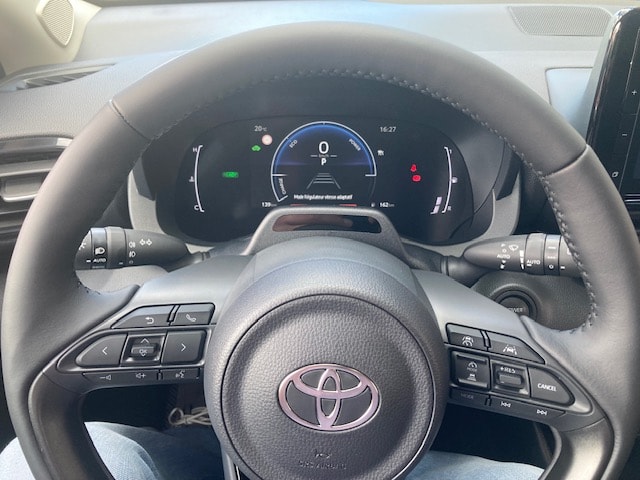 TOYOTA Yaris 1.5 Trend e-CVT-image-14
