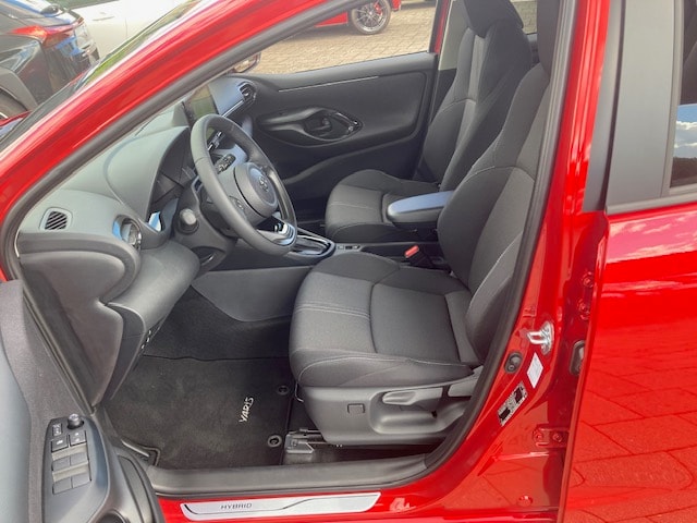 TOYOTA Yaris 1.5 Trend e-CVT-image-8